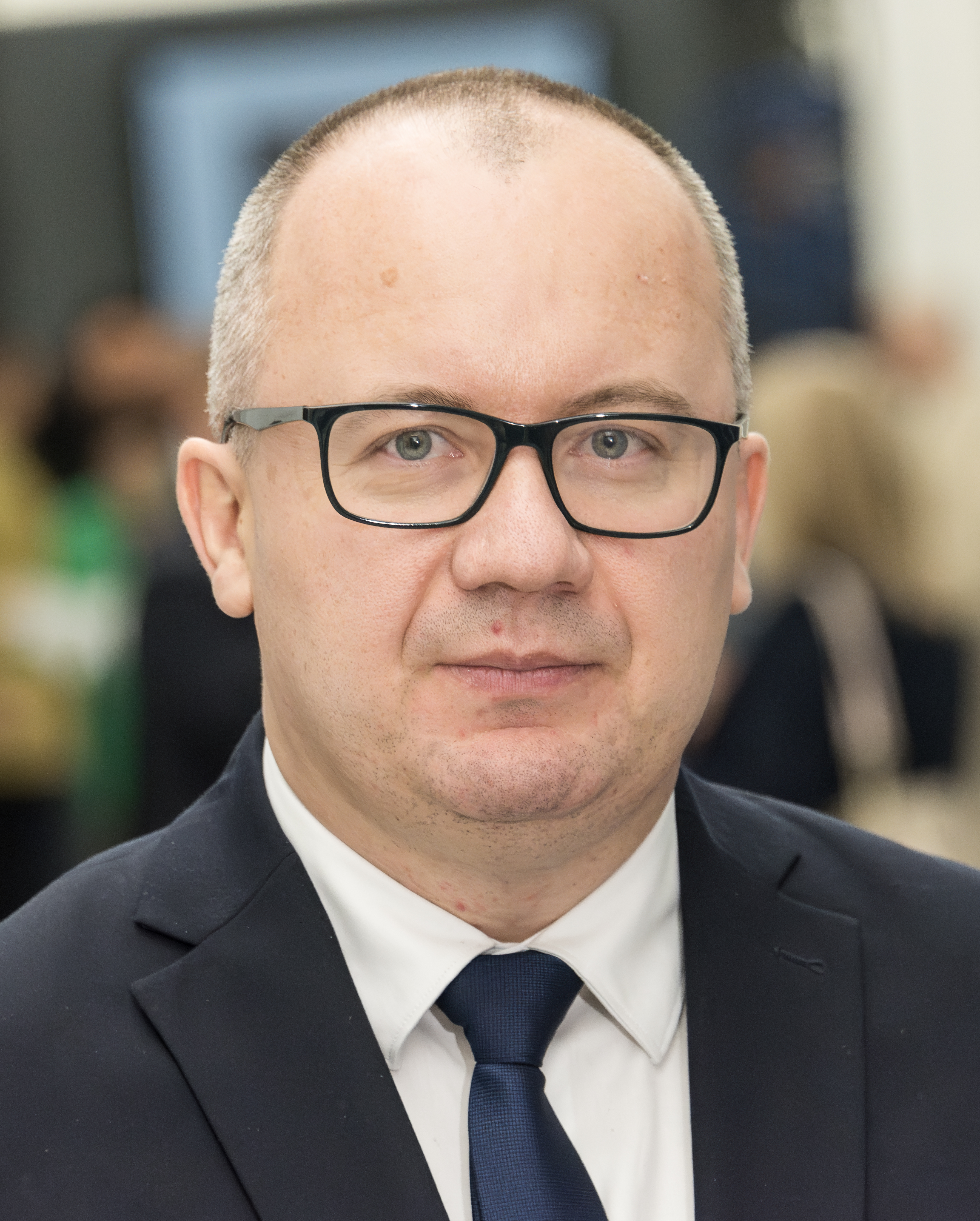 Adam Bodnar w garniturze i okularach, podsumowujący kadencję.