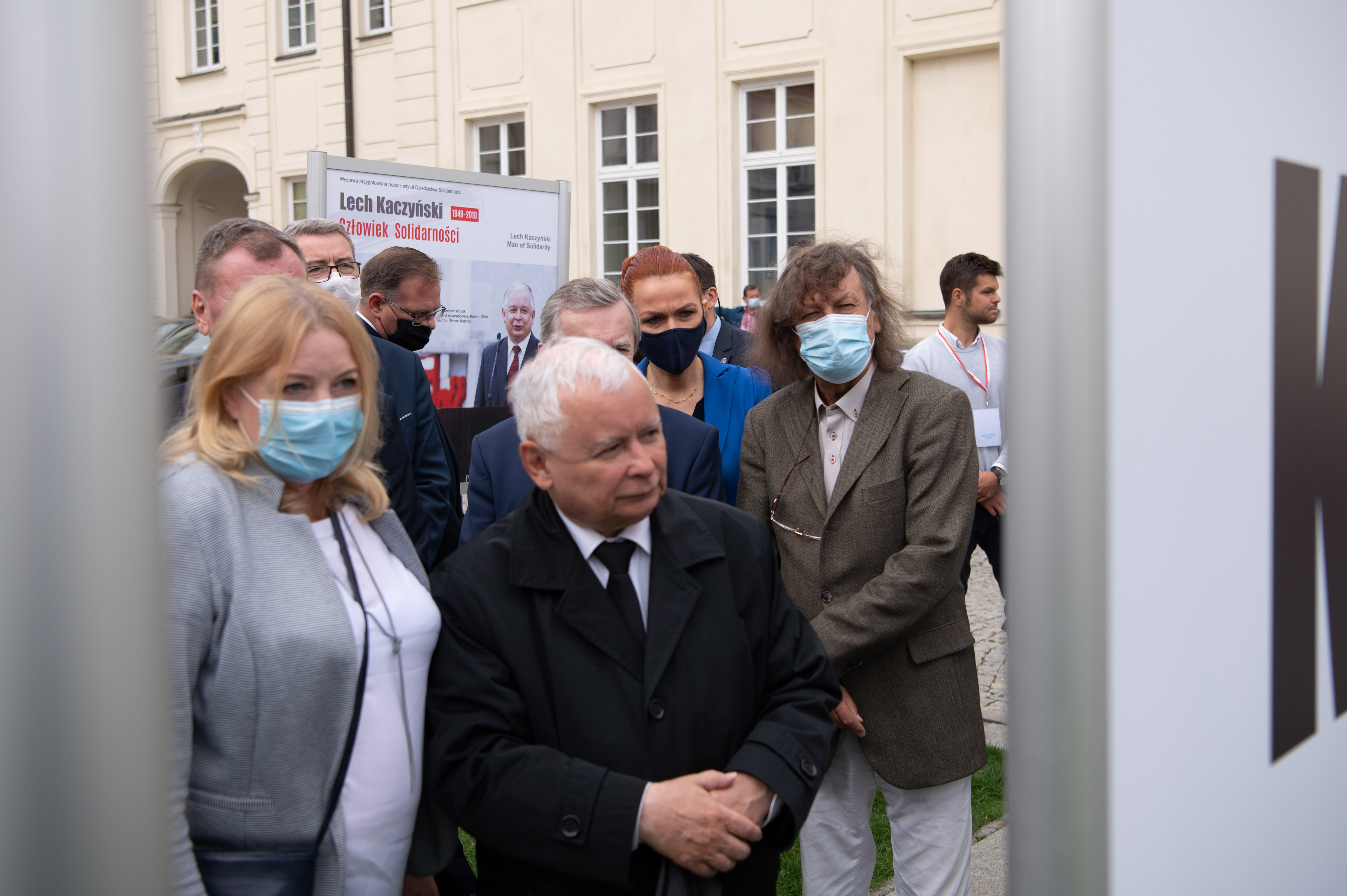 Jarosław Kaczyński podczas spotkania, gdzie omawiał potrzebę zmian w Konstytucji i wymiarze sprawiedliwości.