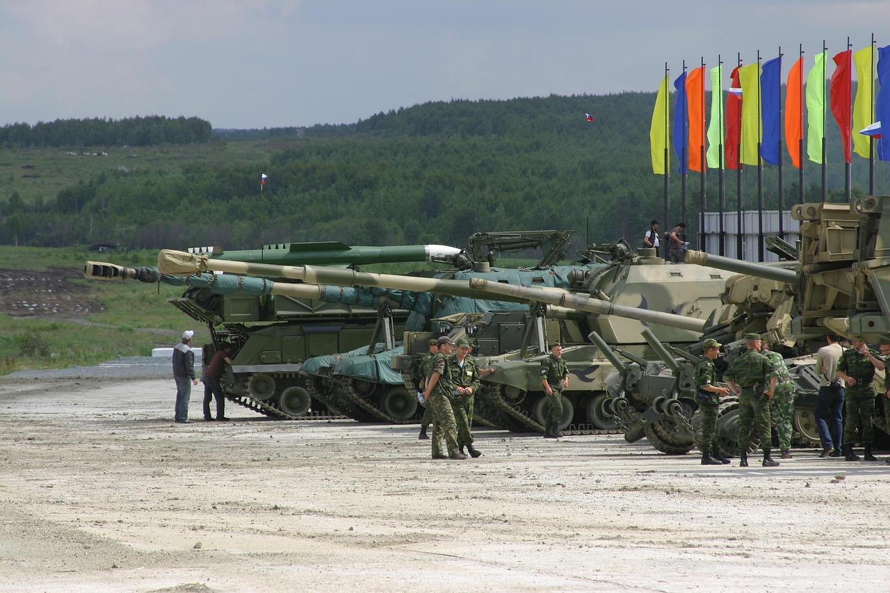 Rosyjskie wozy bojowe i żołnierze podczas ćwiczeń Zapad, demonstracja siły Rosji.
