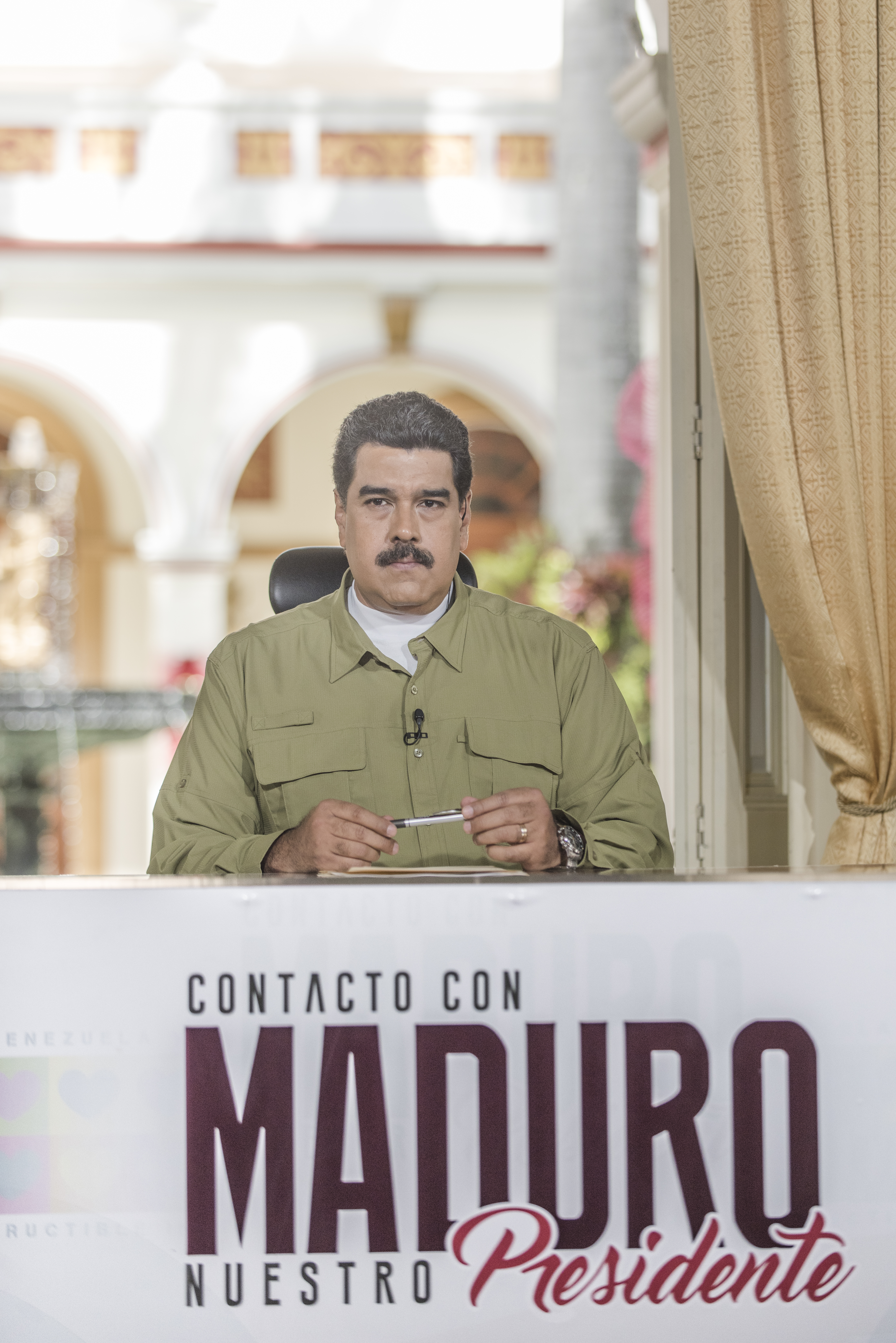 Prezydent Wenezueli Nicolas Maduro podczas ogłaszania dekretu obronnego.