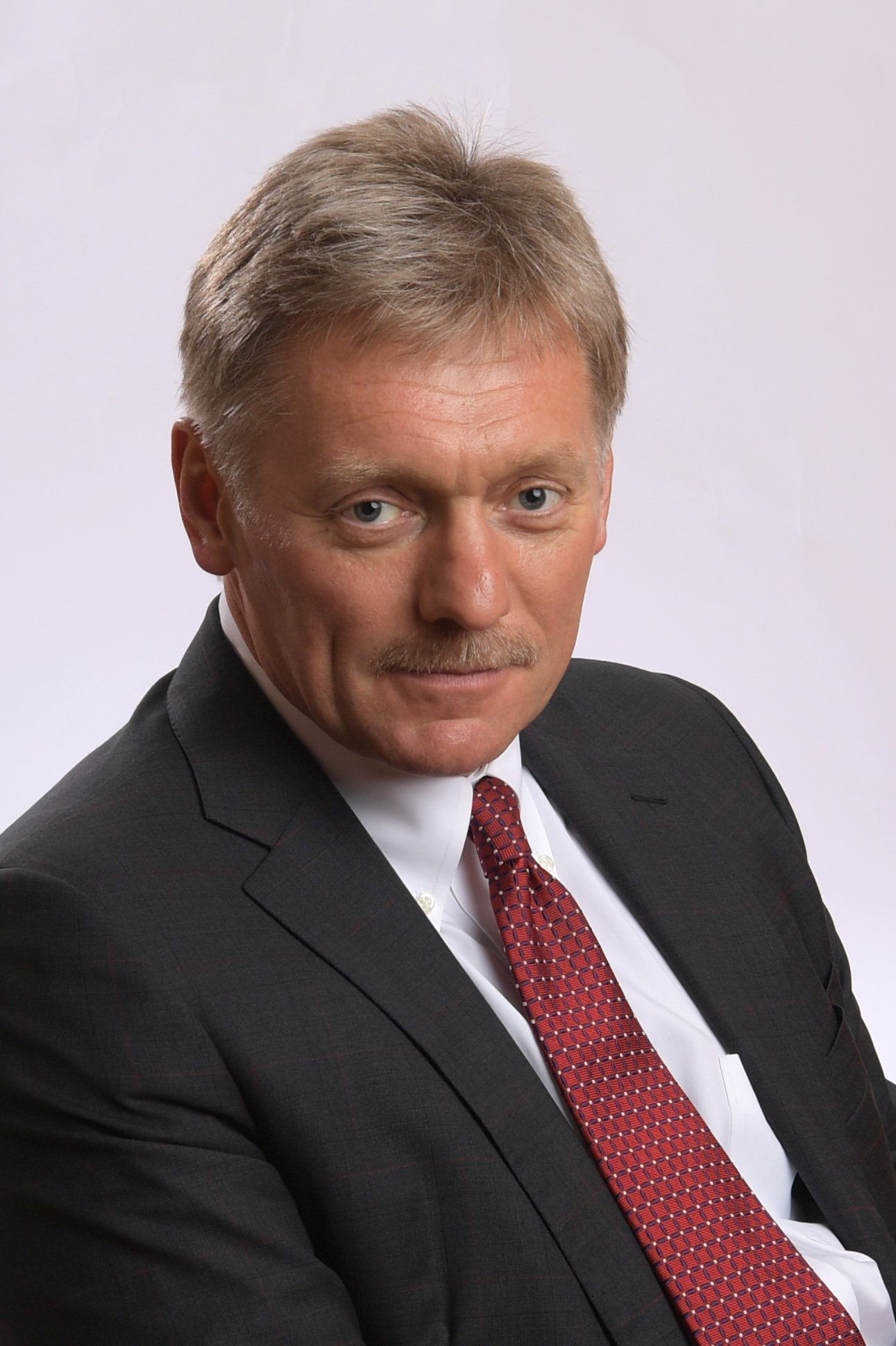Dmitrij Pieskow, rzecznik Kremla, komentuje incydenty z dronami.
