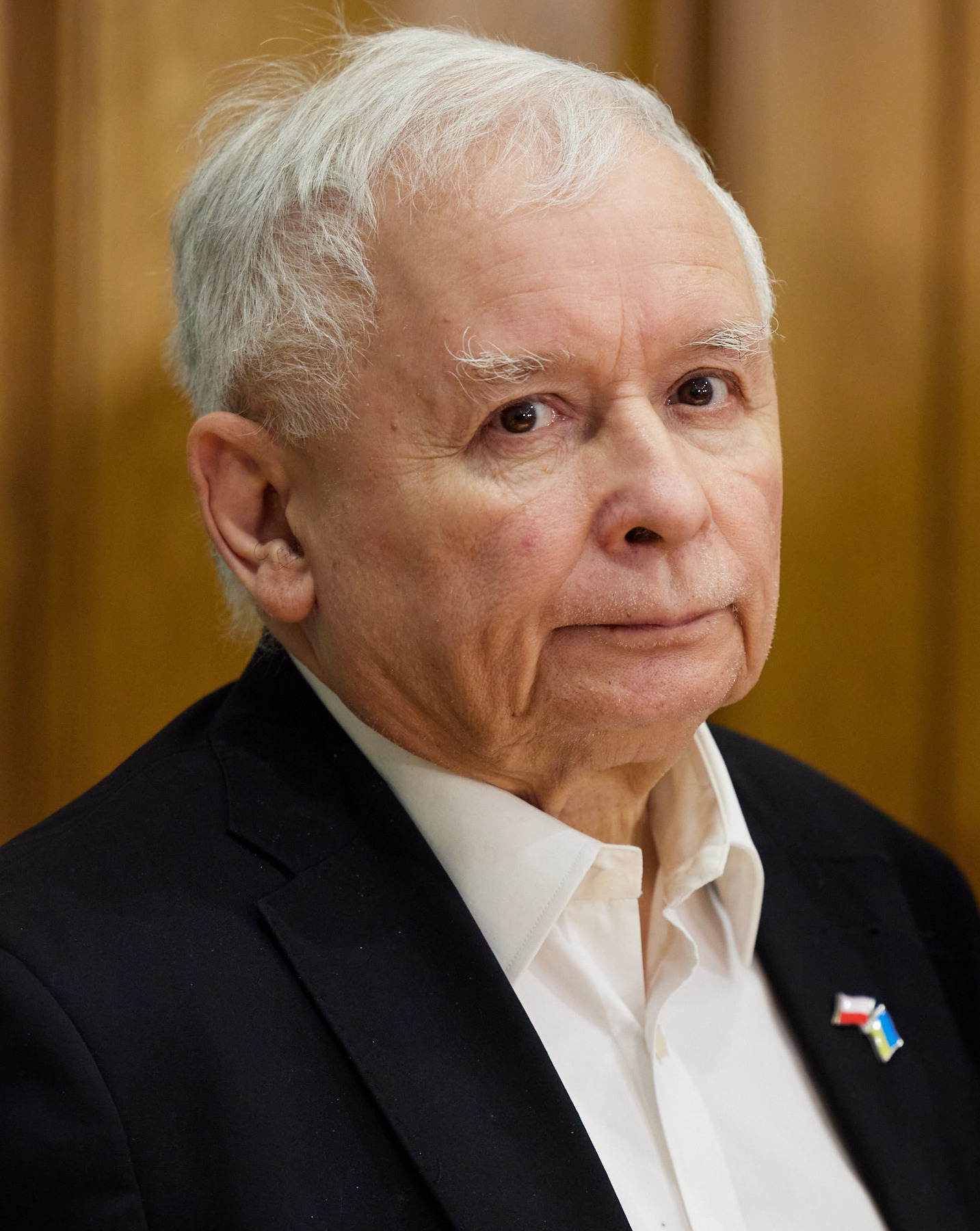 Jarosław Kaczyński krytykuje politykę gospodarczą rządu, ostrzegając przed potencjalnym kryzysem.