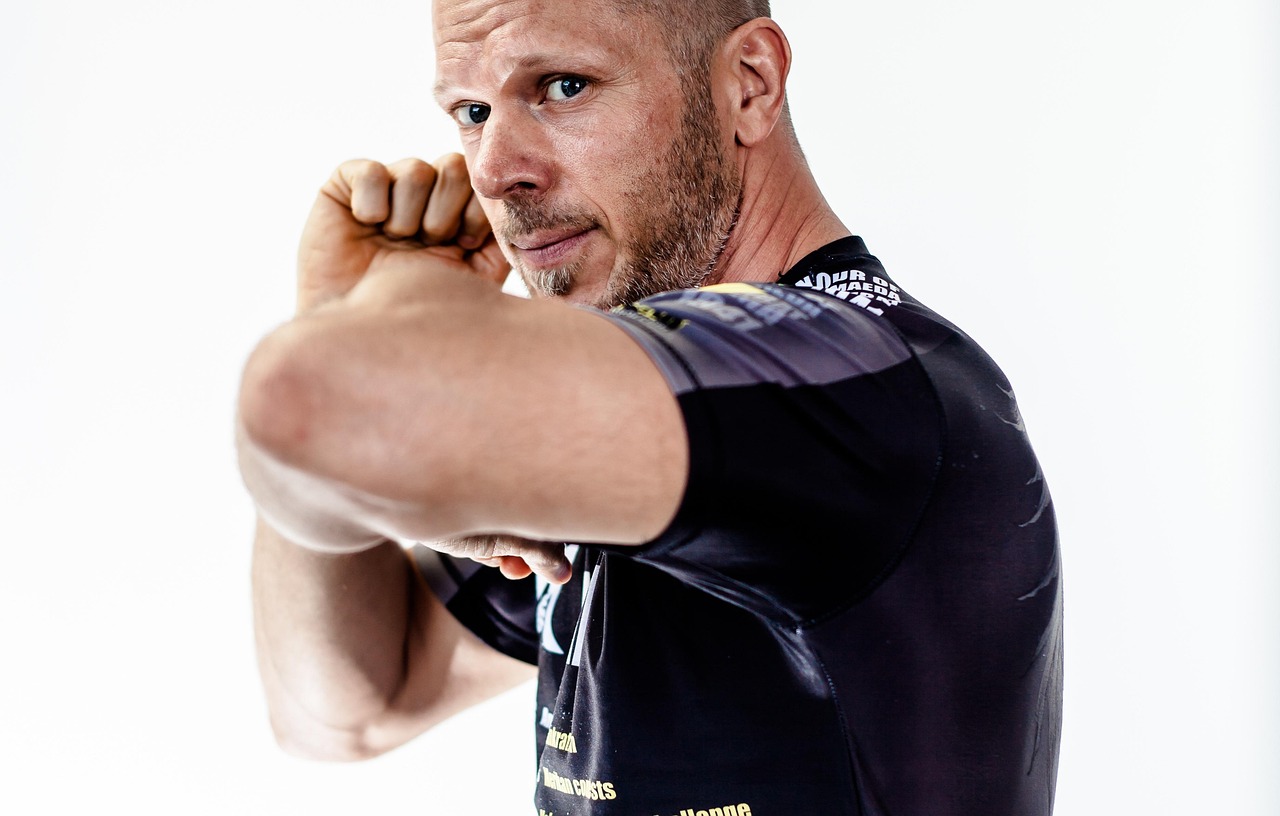 Mariusz "Dżaga" Ząbkowski w pozycji obronnej przed galą Prime MMA 14.