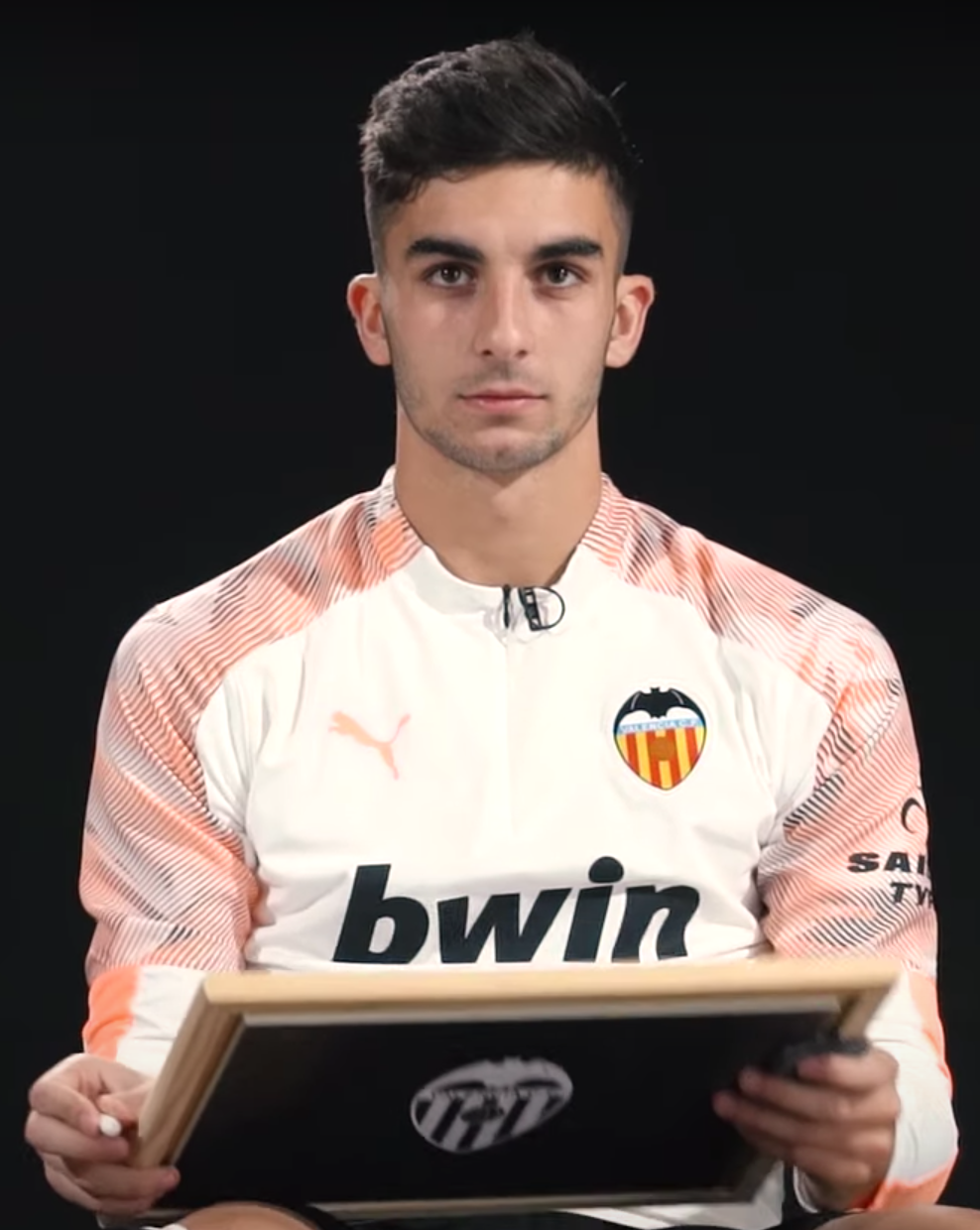 Ferran Torres, niespodziewany bohater Barcelony, w koszulce Valencii.