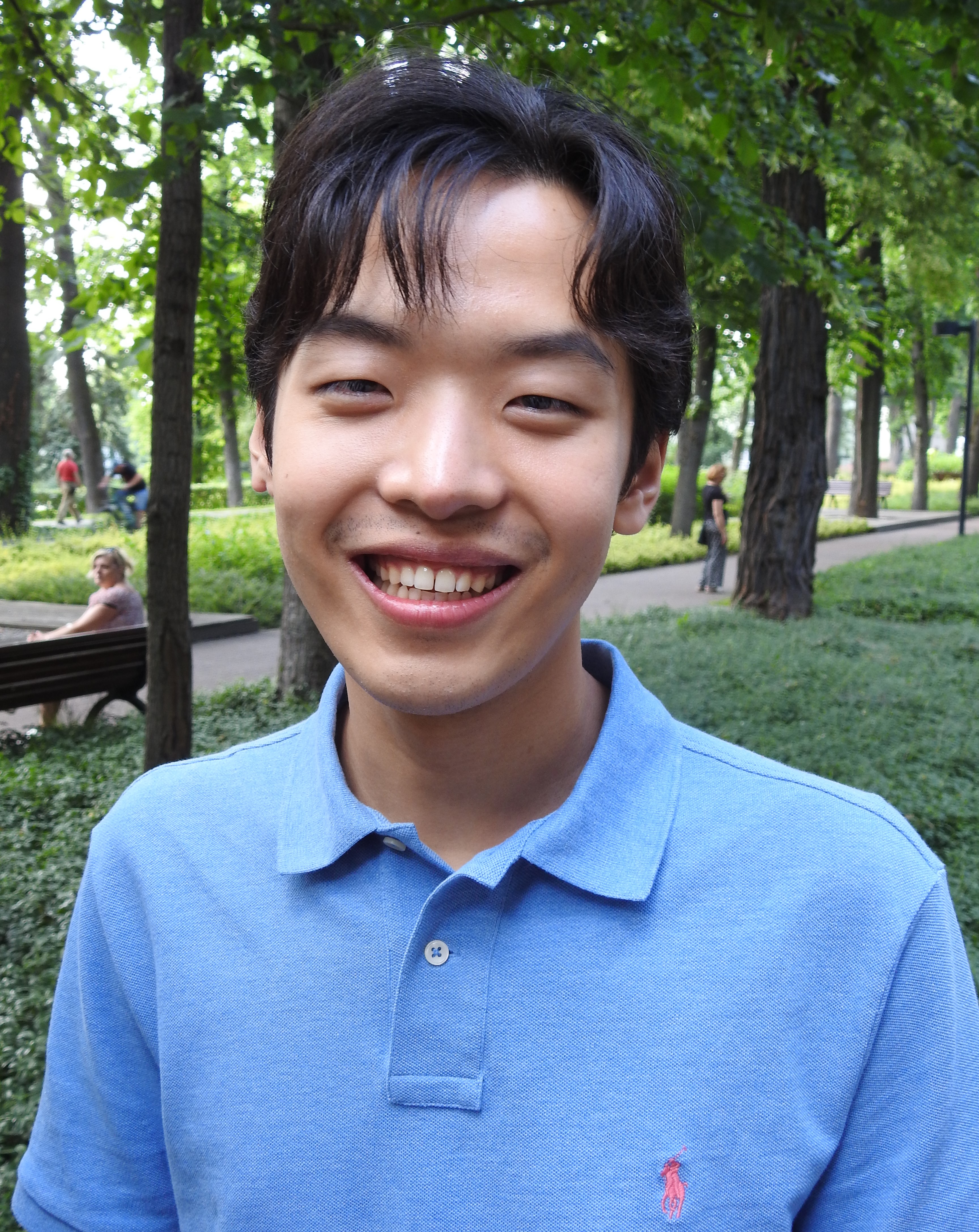 Uśmiechnięty pianista Hyuk Lee z Korei podczas Konkursu Chopinowskiego, który rozkochał w sobie Polskę.