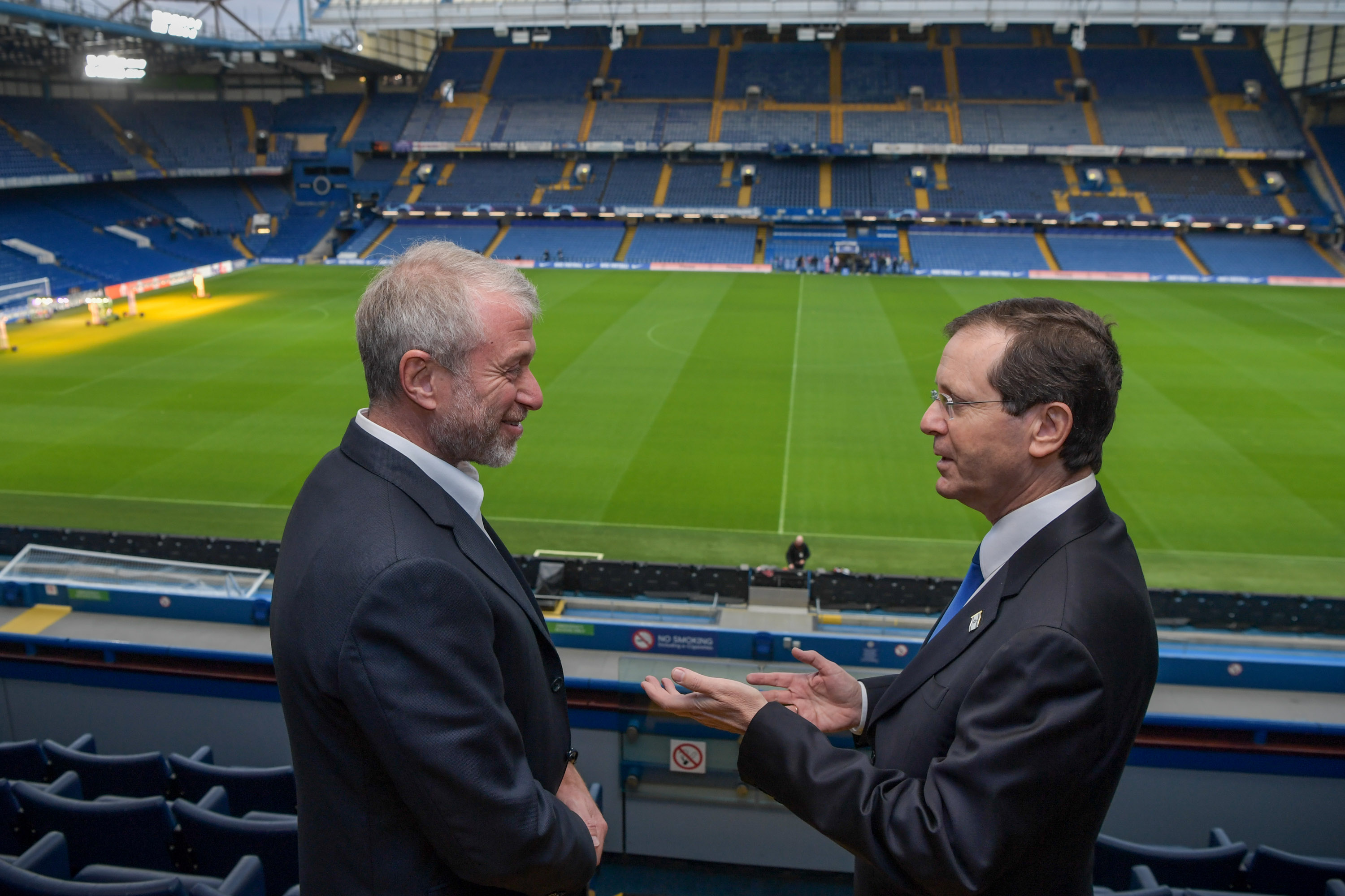 Nowe rozdanie w futbolu? Abramowicz wraca do gry! Sensacyjny zwrot akcji w Stambule!