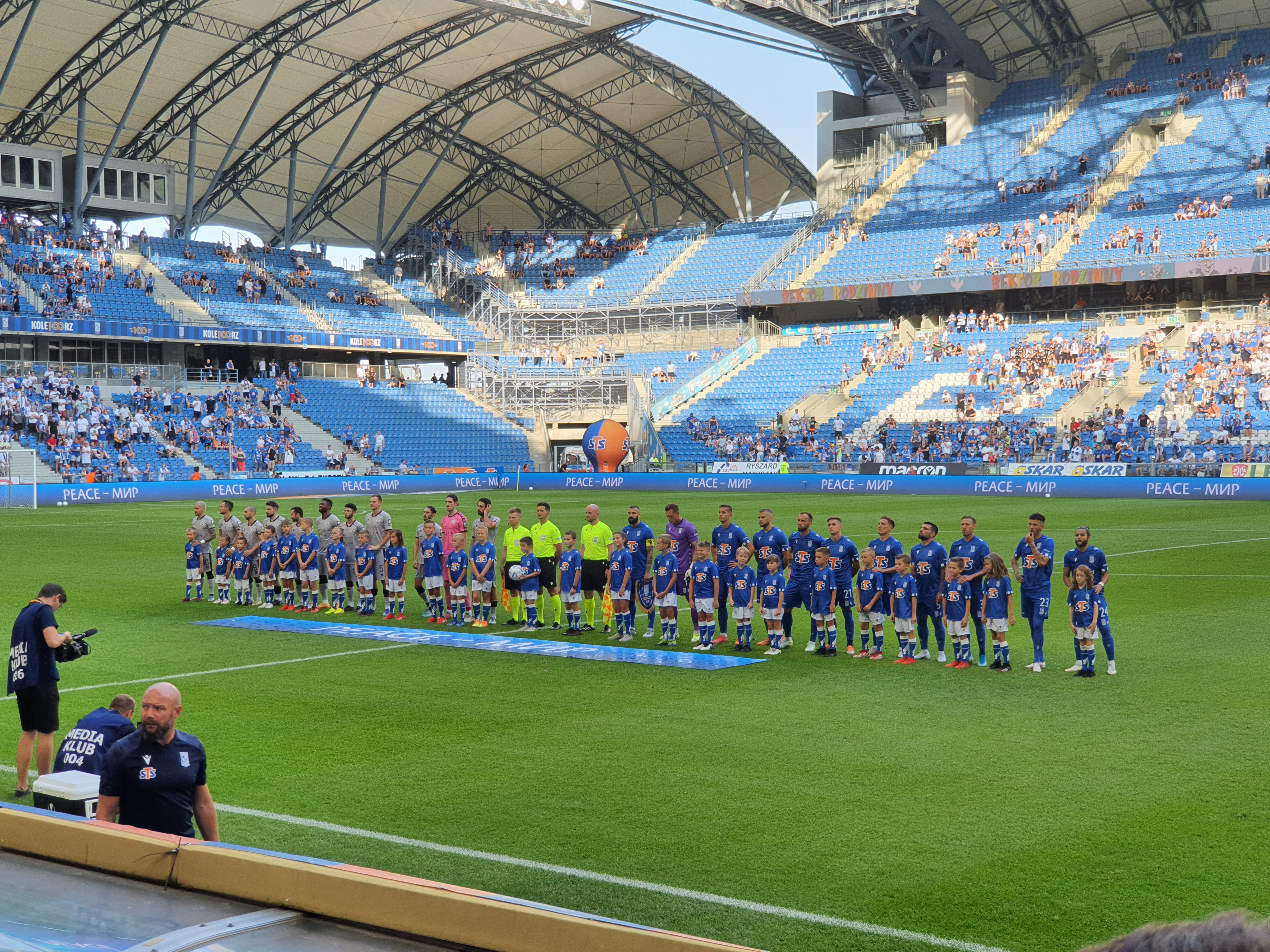 Wpadka, która wstrząsnęła Polską! Lech Poznań na kolanach w Gibraltarze – analiza totalnej klęski