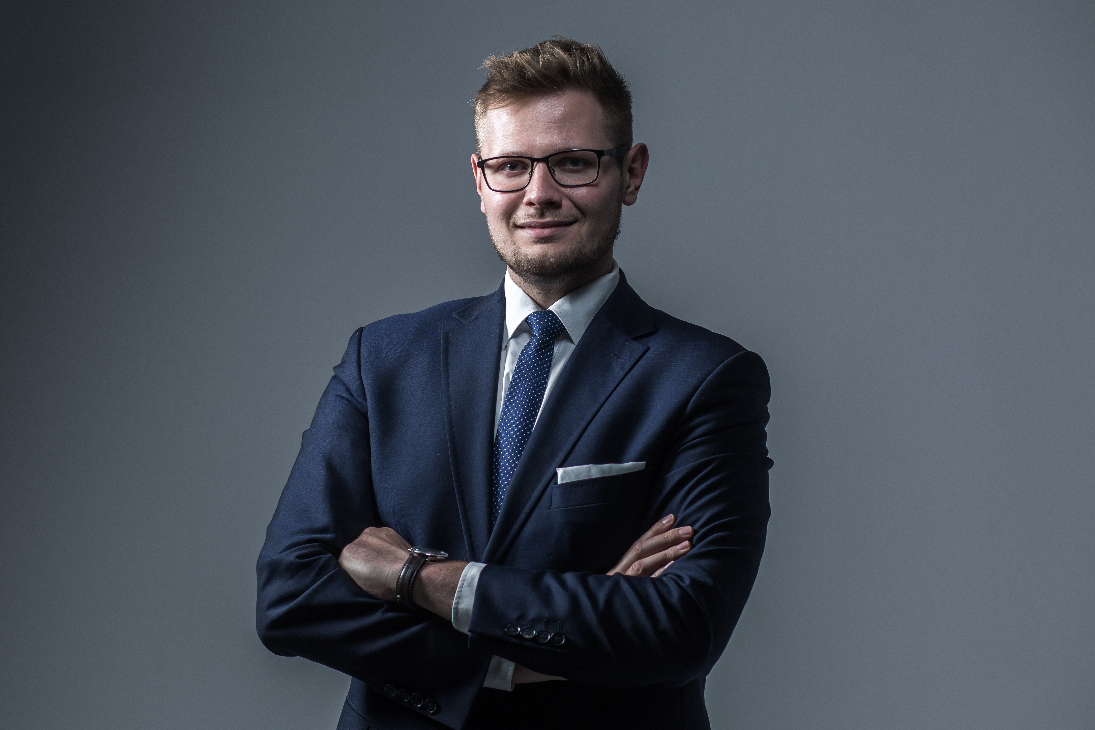 Waldemar analizuje sprawę Wosia: Polityczny teatr a prawne konsekwencje afery Pegasus