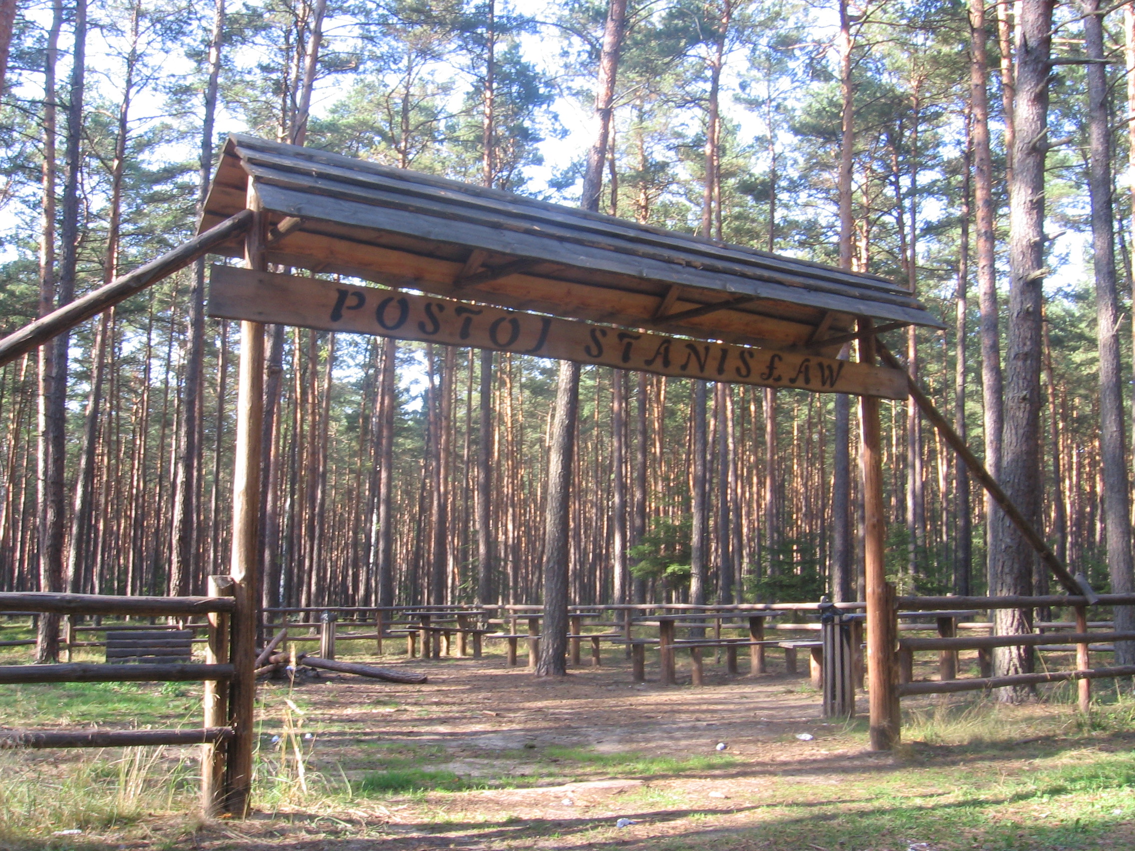 Atak na centrum Postój we Wrocławiu: Analiza przemocy na tle ideologicznym