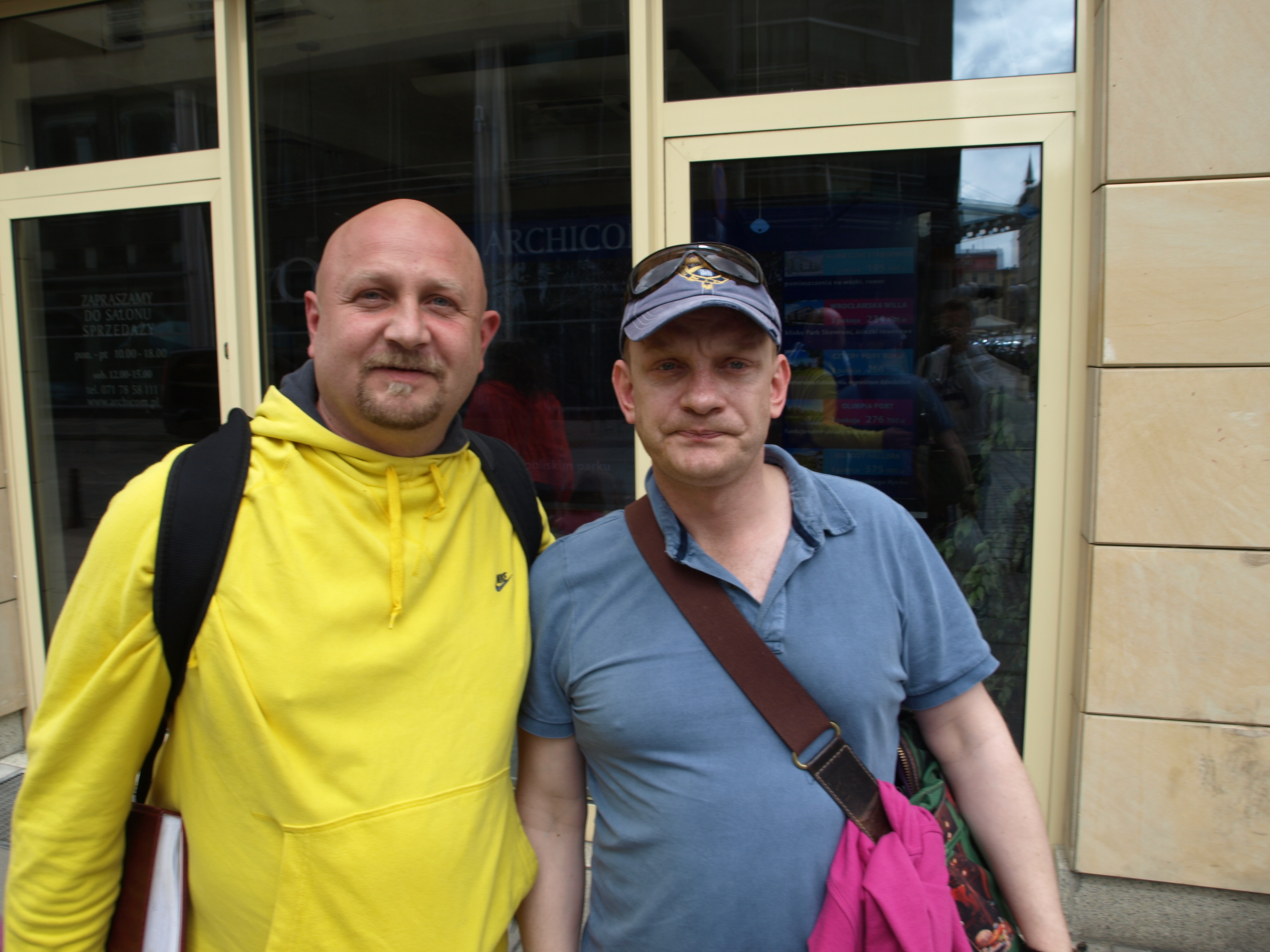 “Tomek, no kurczę!” Walduś z Kiepskich wchodzi do klatki! Czy to najdziwniejsza walka roku?