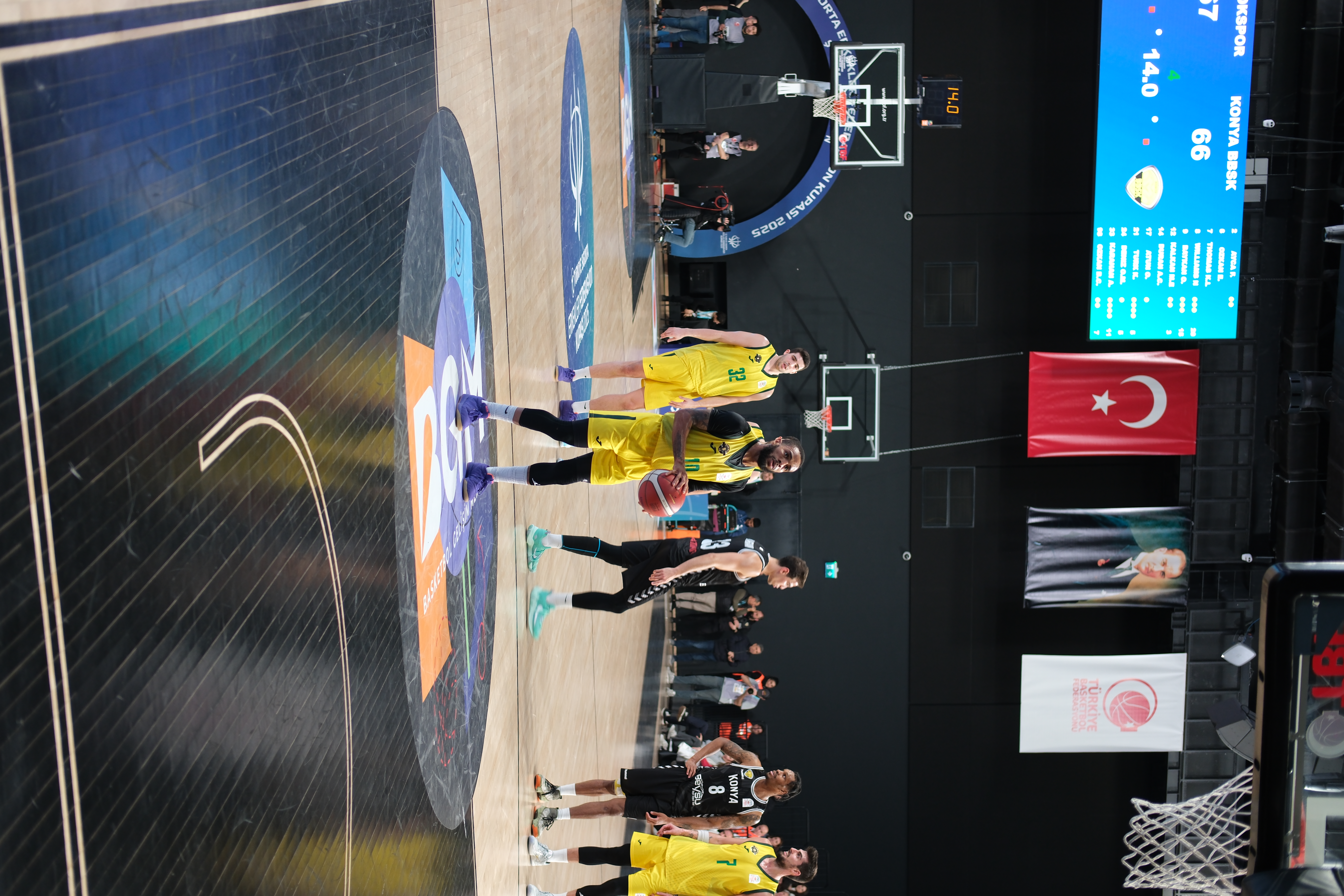 Wielki powrót i bolesna porażka. Maurice Watson sam nie wygra meczu