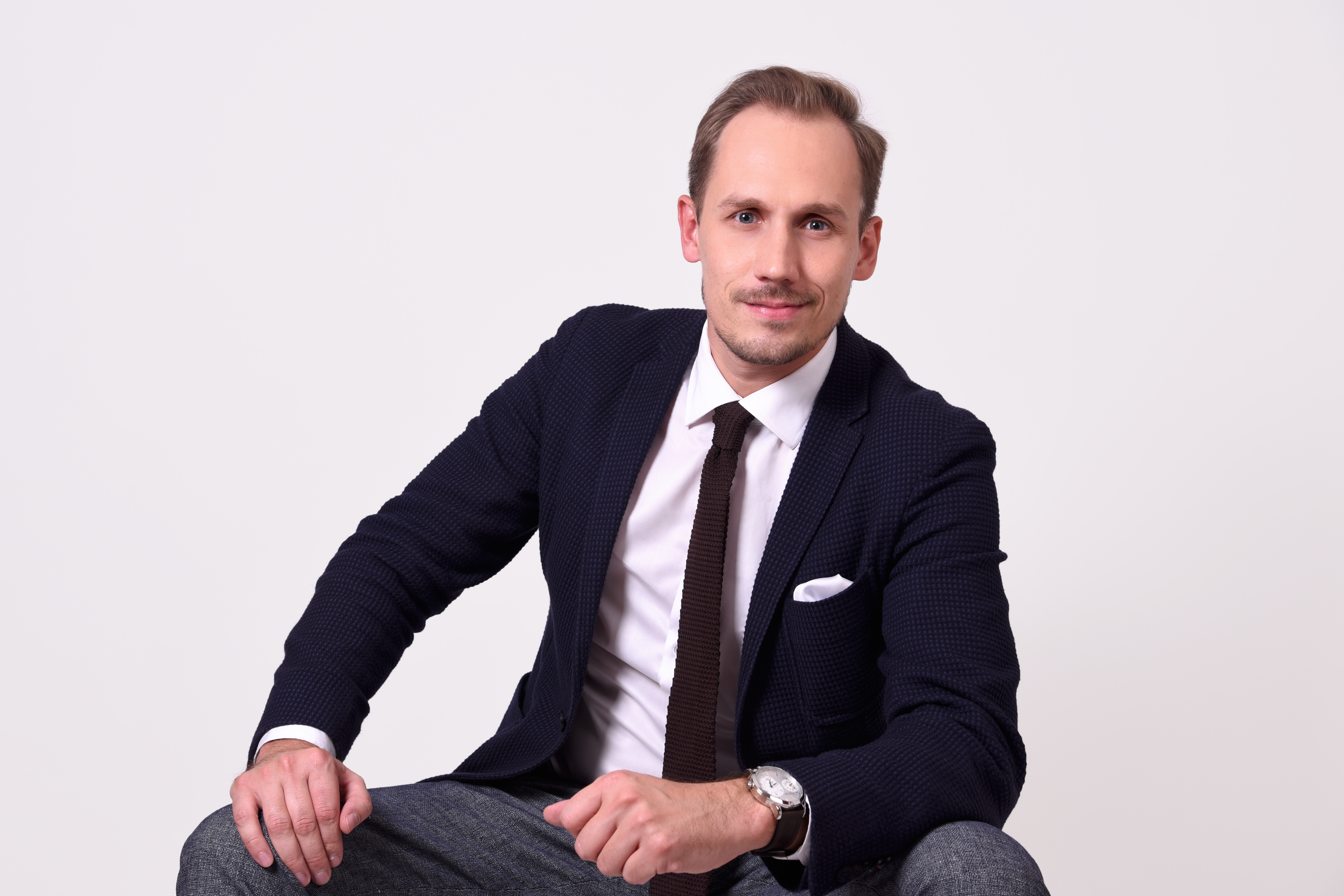 Konrad Berkowicz i incydent w IKEA: Analiza politycznych konsekwencji pomyłki przy kasie