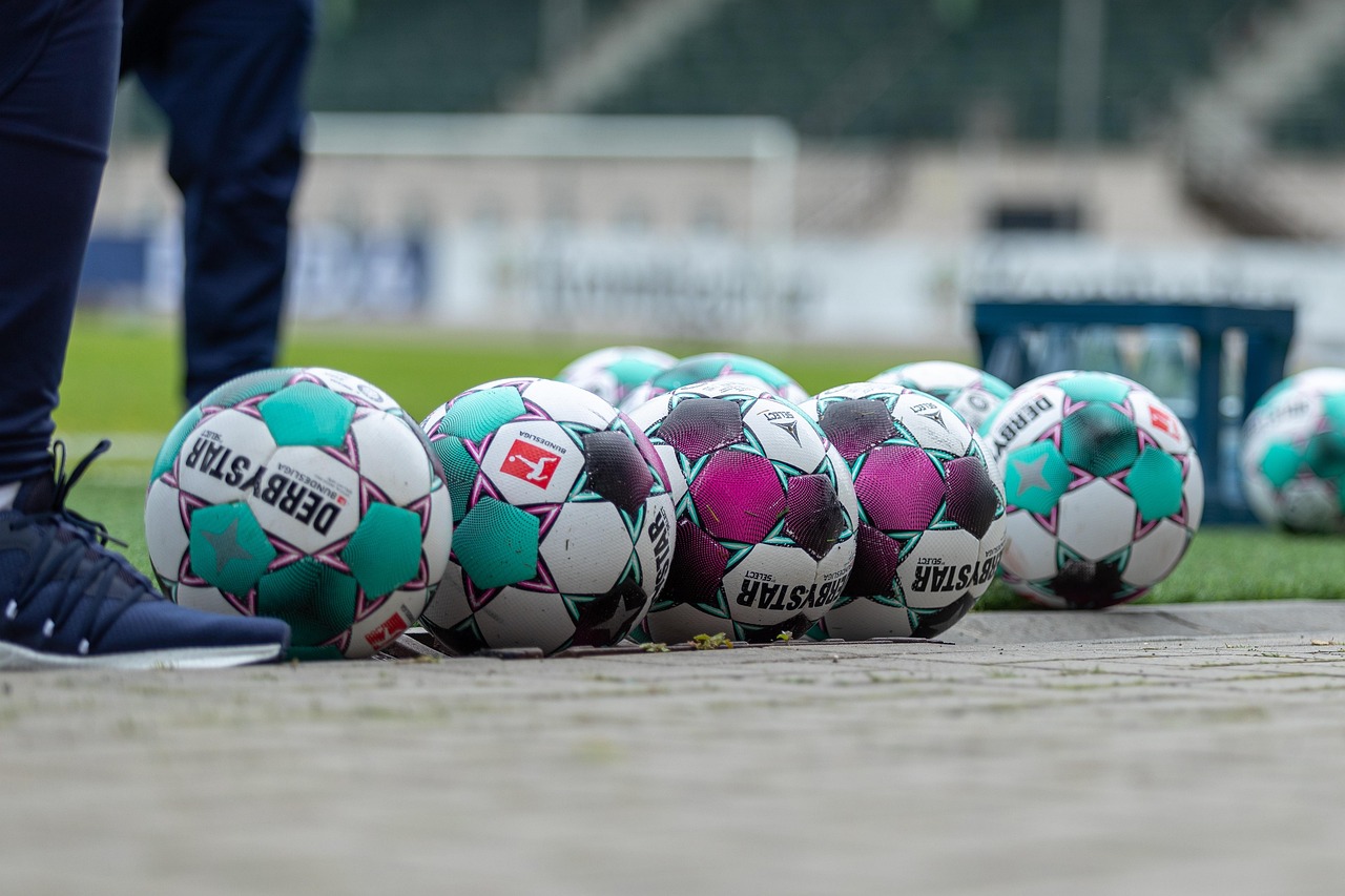 Kuriozum. Lodowe piekło na boisku! Niewiarygodny gol w śnieżycy przesądził o mistrzostwie