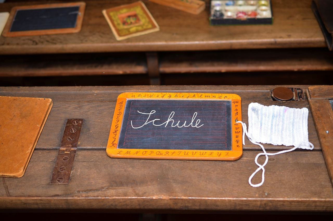 Dantejskie sceny w Gójsku: Analiza ataku w szkole i jego konsekwencji