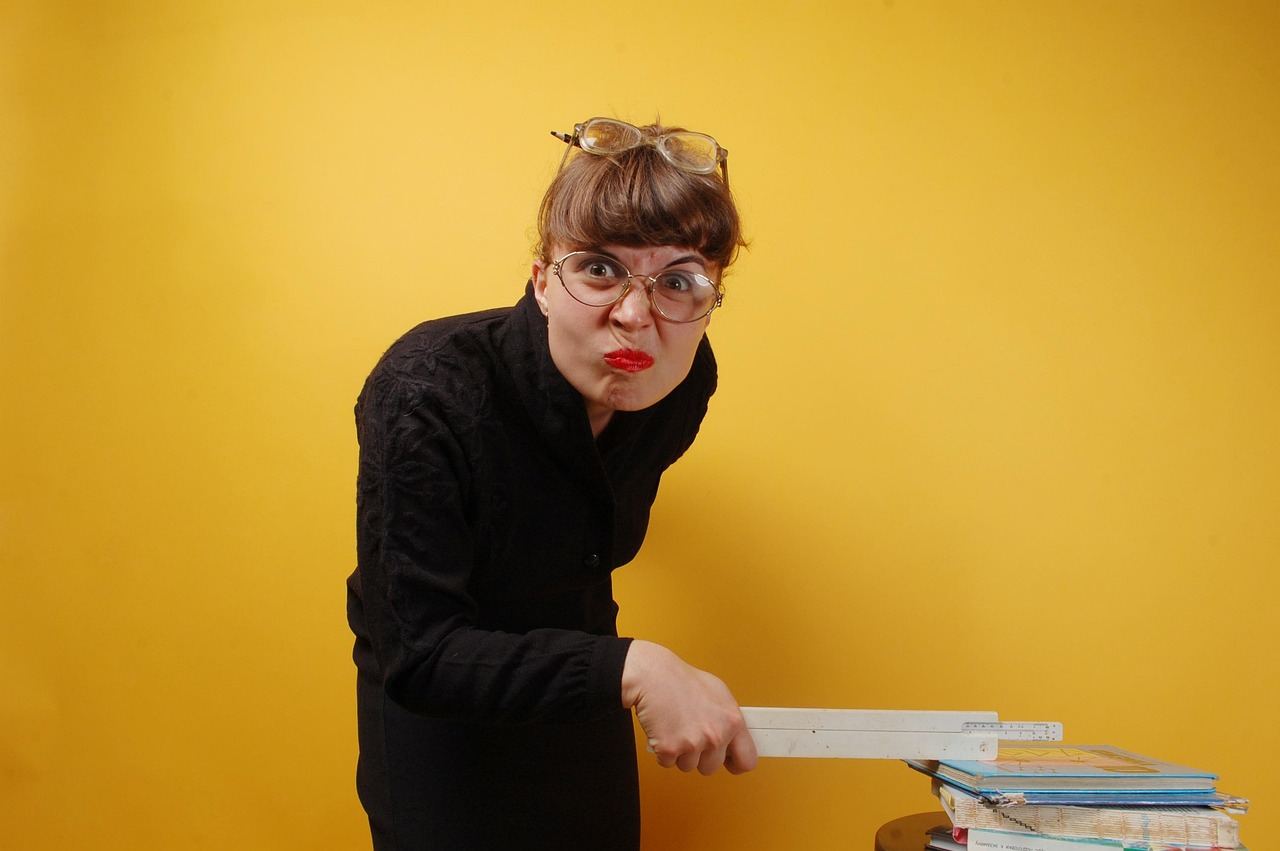 Od kiedy nauczyciele otrzymają wyrównanie? Analiza kluczowych zmian w Karcie Nauczyciela