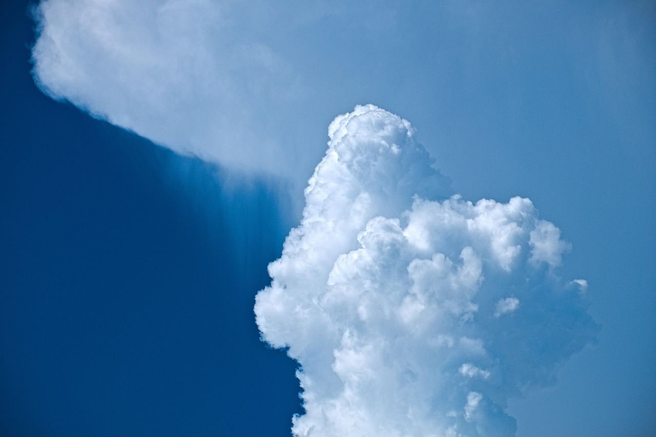 3. stopień alarmowy CHARLIE-CRP: Analiza decyzji rządu i realne zagrożenie dla Polski