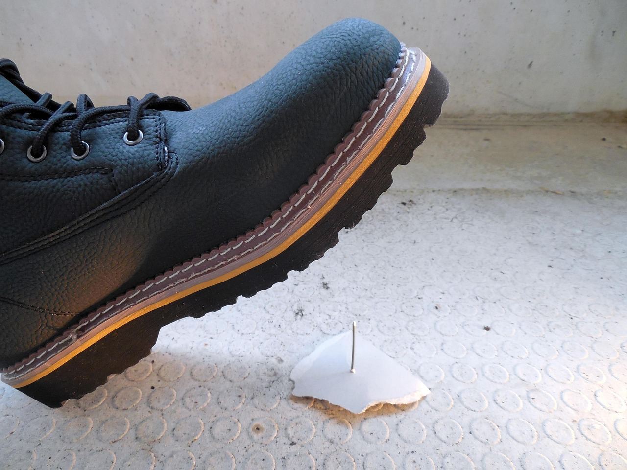 Poważny wypadek, którego można uniknąć: Jak szkło w naszym otoczeniu staje się cichym zagrożeniem?