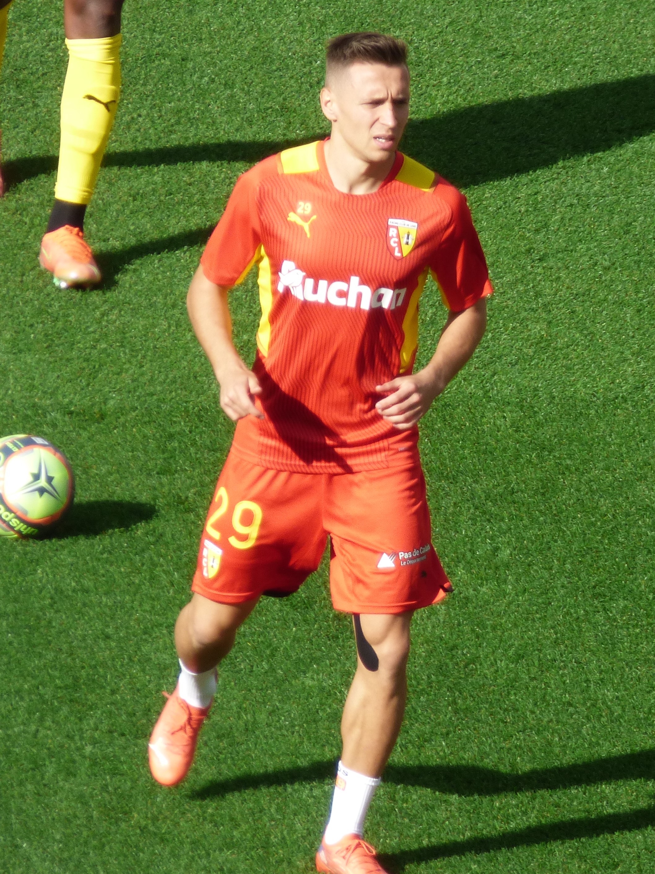 Pewny marsz po Europę! RC Lens i Przemysław Frankowski wbijają gwóźdź do trumny rywali w Ligue 1!