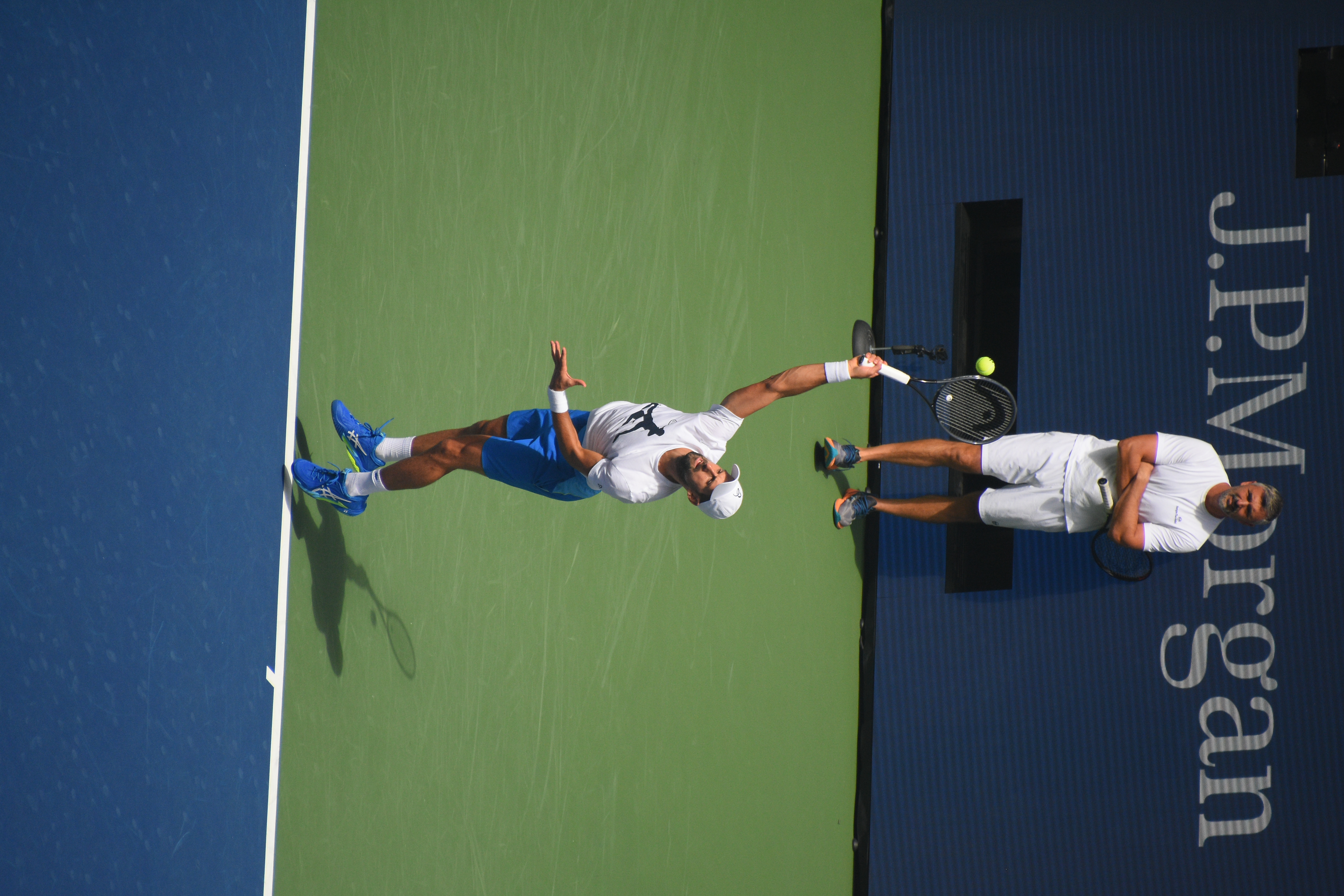 Znakomity Djoković pisze historię w Grecji! Legenda złamała swoją zmorę w epickim starciu