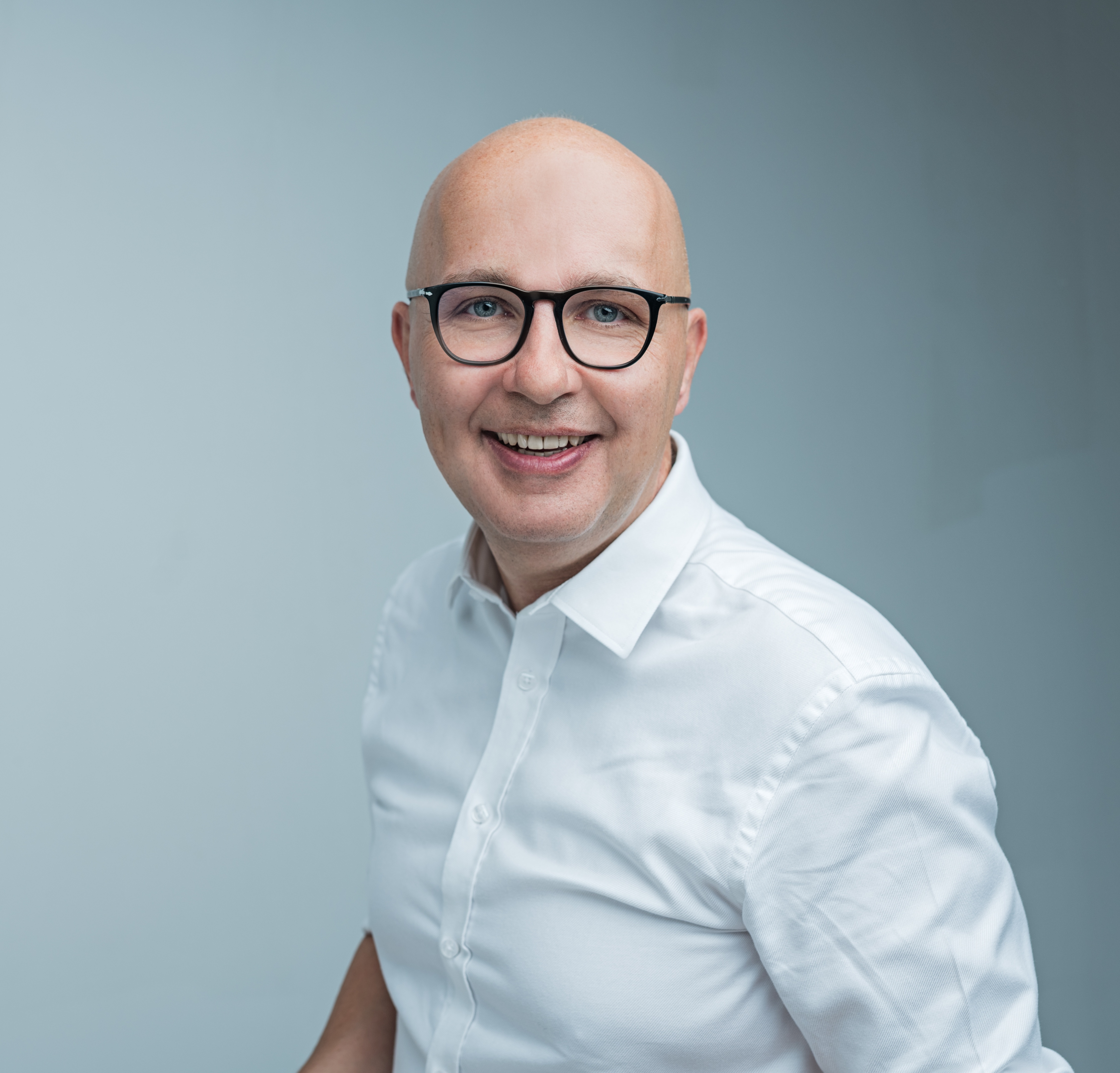 Nagłe odejście z rządu: Kulisy i konsekwencje dymisji wiceministra Kropiwnickiego