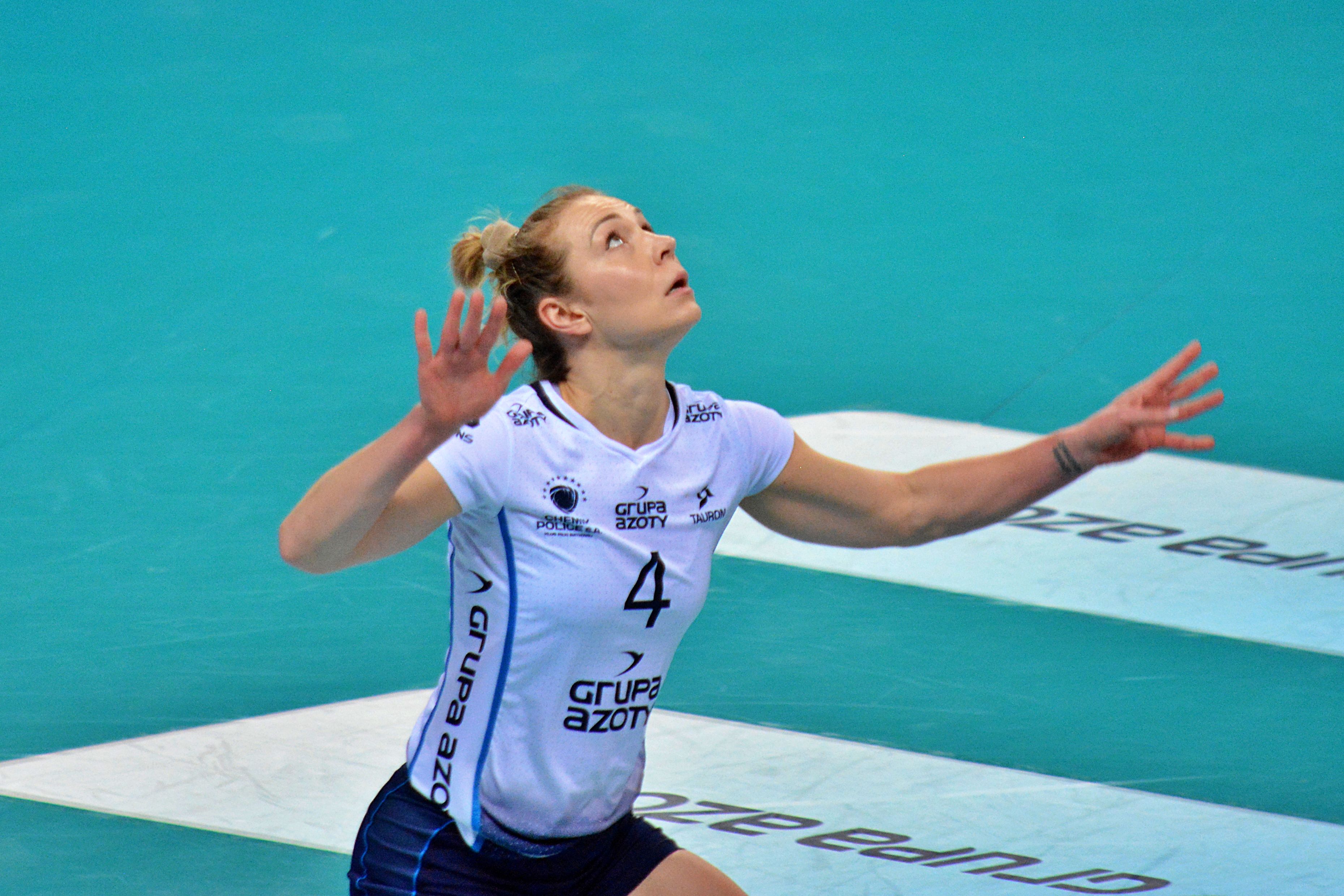 Marlena dyryguje grecką orkiestrą! Niezwykły zwrot akcji i awans w Pucharze Challenge!