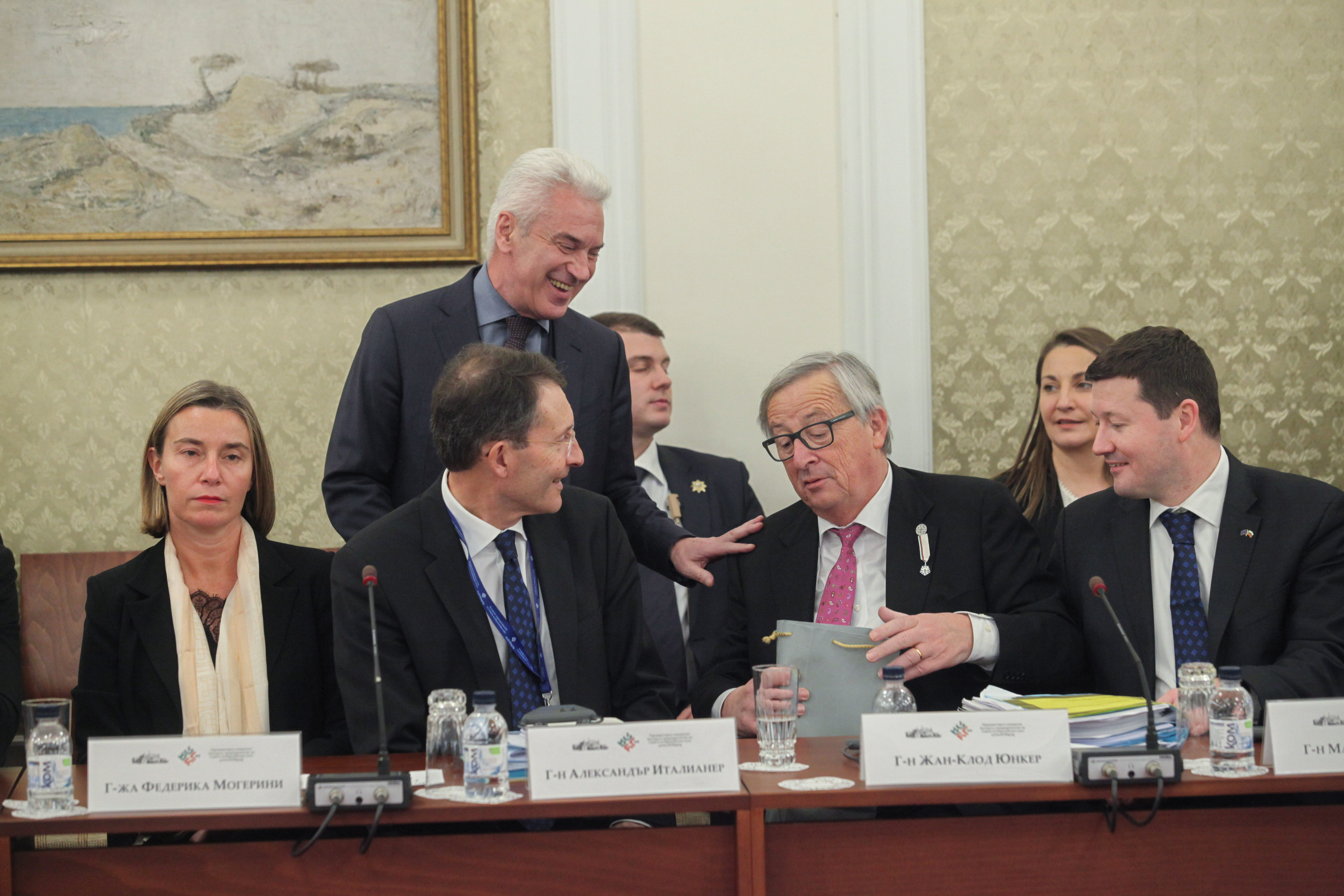 Czarujący strateg czy „potwór z Berlaymont”? Analiza nieudanej próby powrotu Martina Selmayra