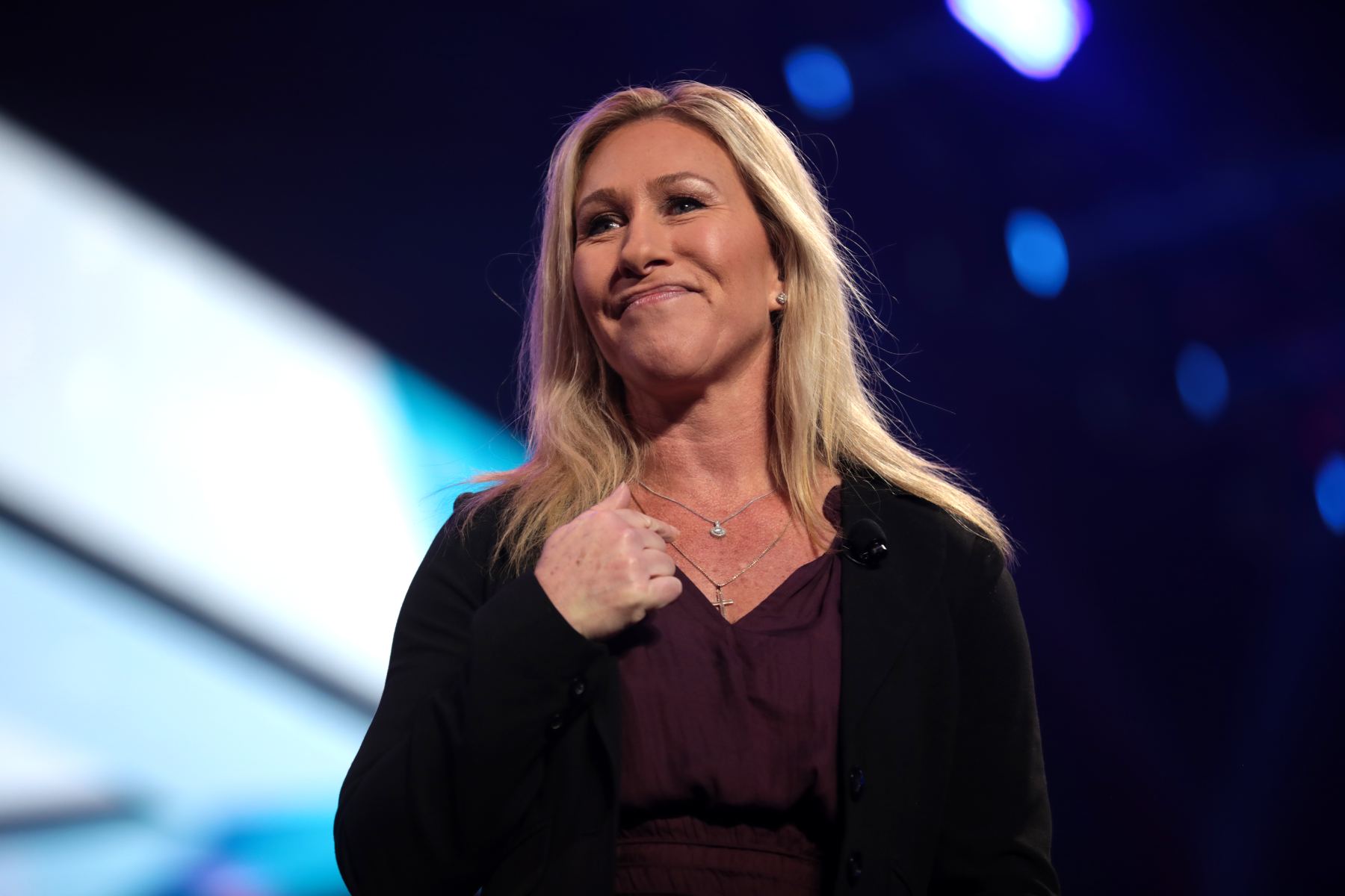 “Szurnięta” Marjorie? Analiza napięć na linii Trump – Greene i przyszłości ruchu MAGA