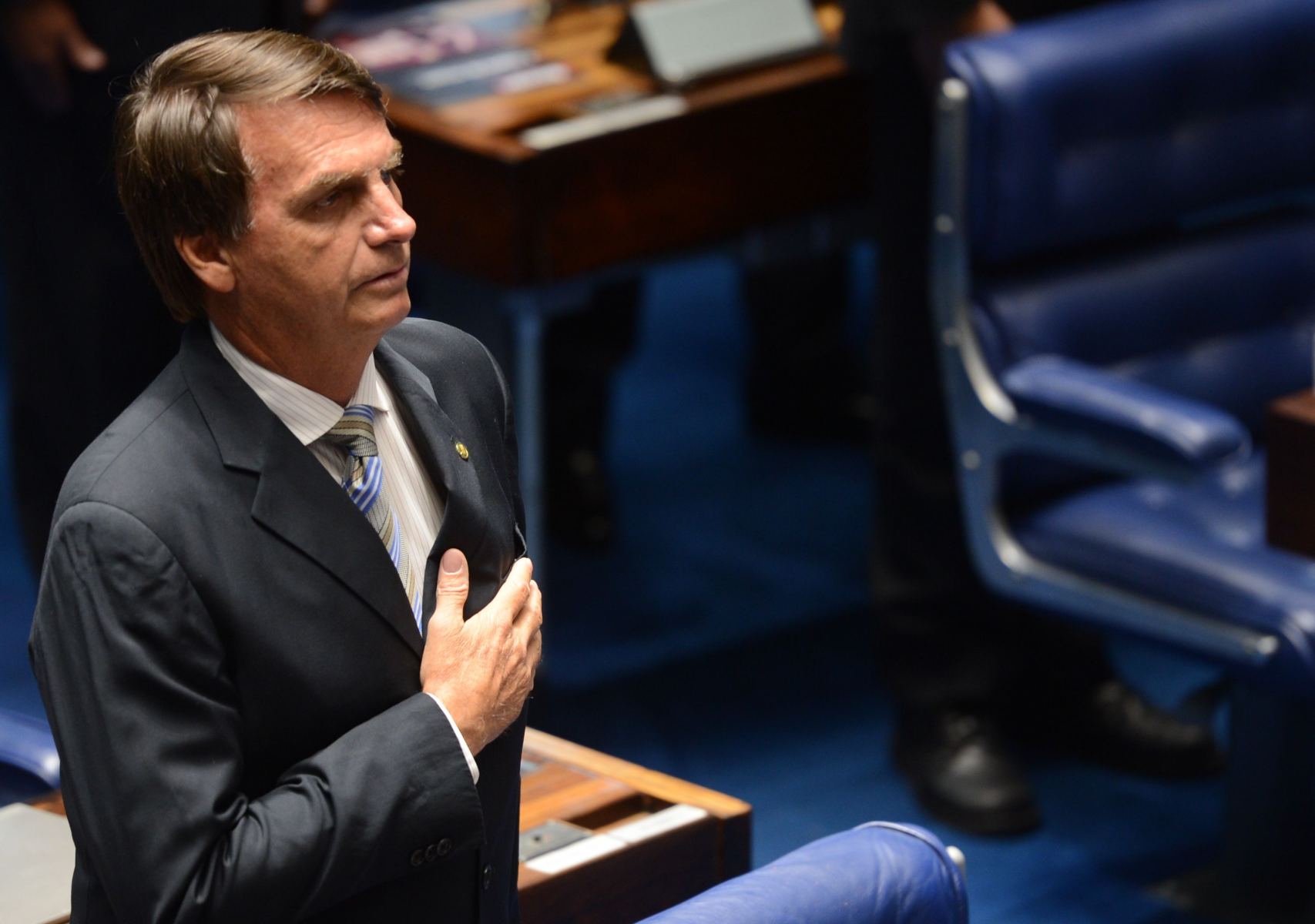 Jair Bolsonaro a krok od więzienia? Analiza próby ucieczki i jej politycznych konsekwencji