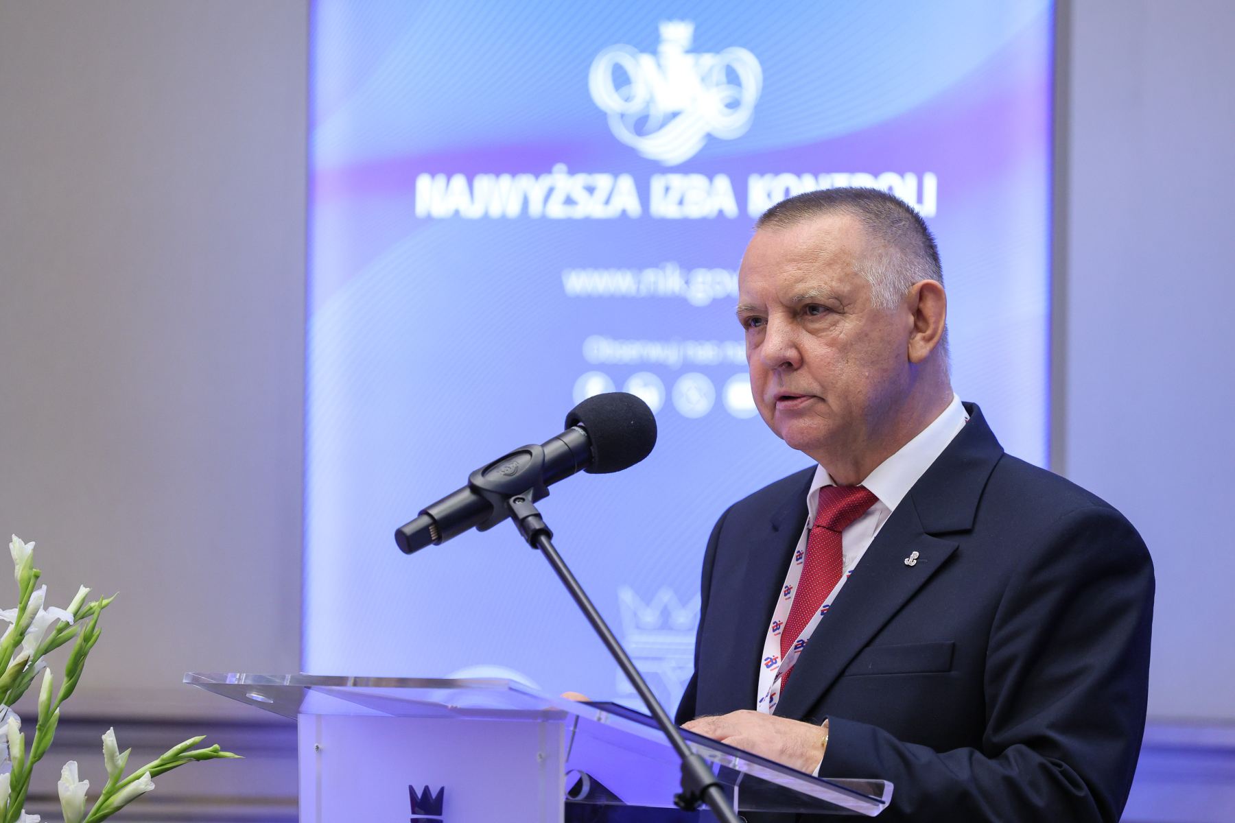 Marian Banaś kontra PiS: Analiza konfliktu, który wstrząsnął państwem