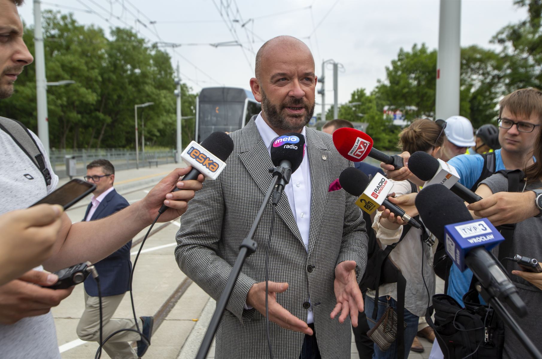 Afera Collegium Humanum: Jacek Sutryk w centrum prokuratorskich zarzutów. Analiza dowodów i politycznych konsekwencji