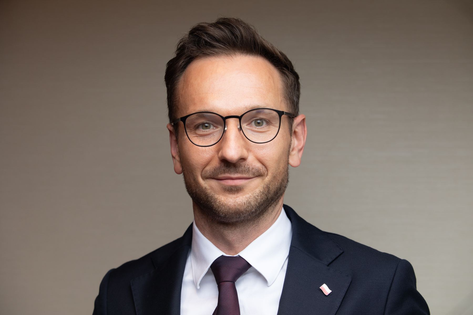 Buda na cenzurowanym w PiS. Analizujemy kulisy konfliktu o składki i wpływy