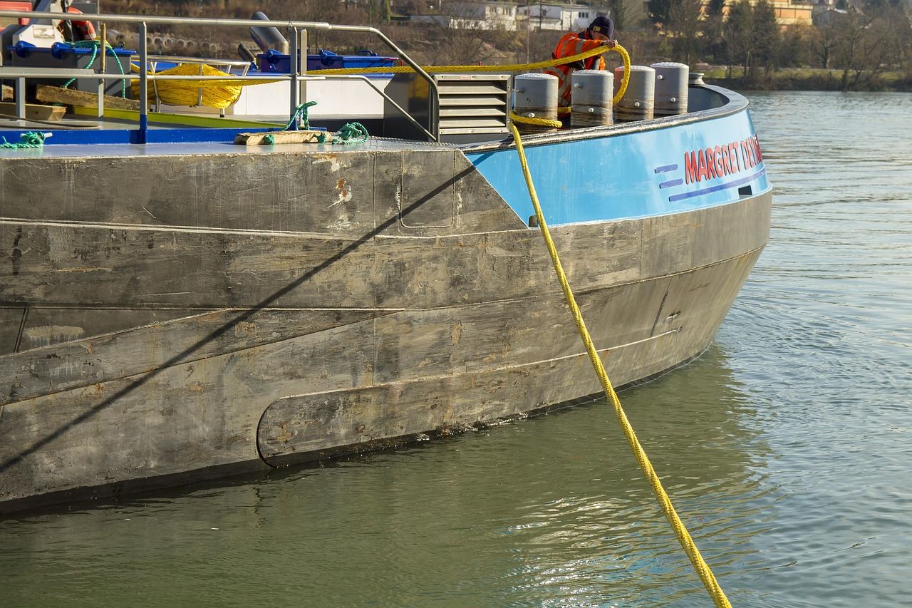 Turecki tankowiec w centrum uwagi: Analiza ryzyka i konsekwencji dla rynku ropy