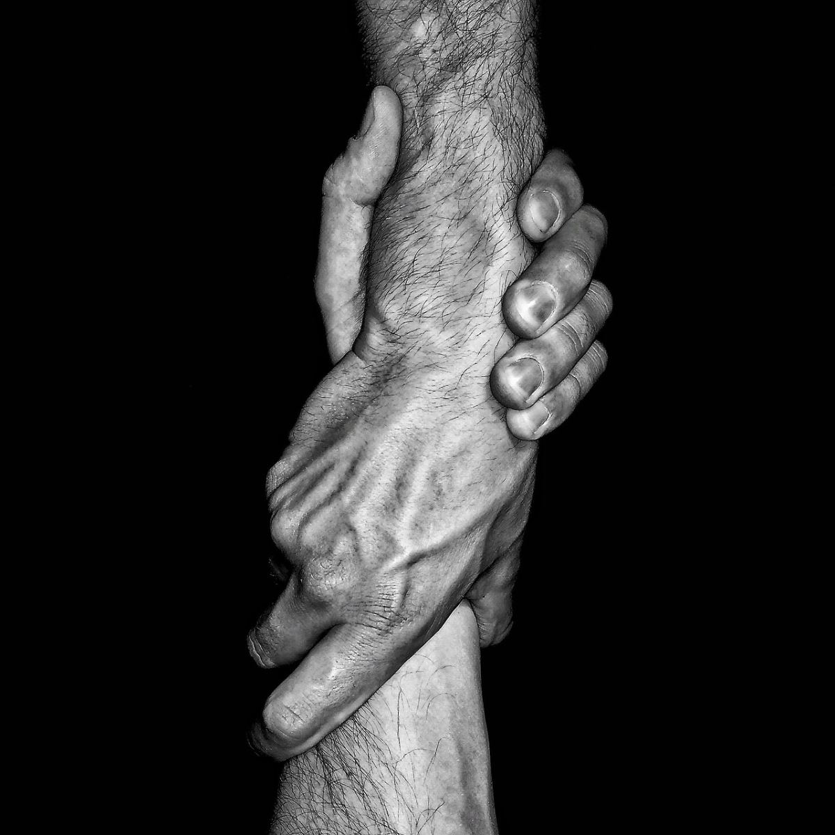 Polska wsparcie dla Ukrainy: Analiza przekazanych 100 mln dolarów i reakcji społecznej