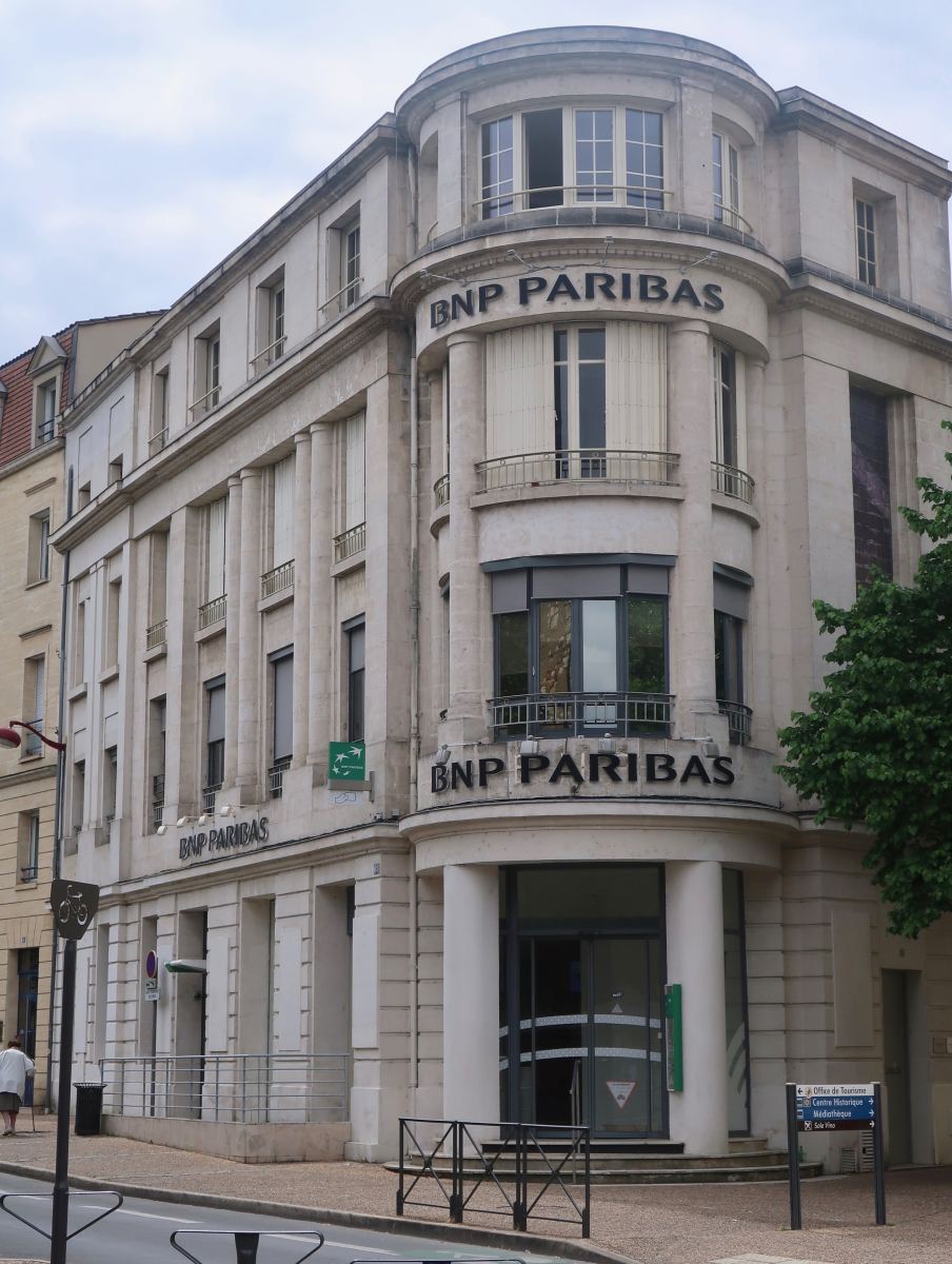 BNP Paribas Redukuje Udział w BNP Paribas Bank Polska: Analiza Oferty Akcji