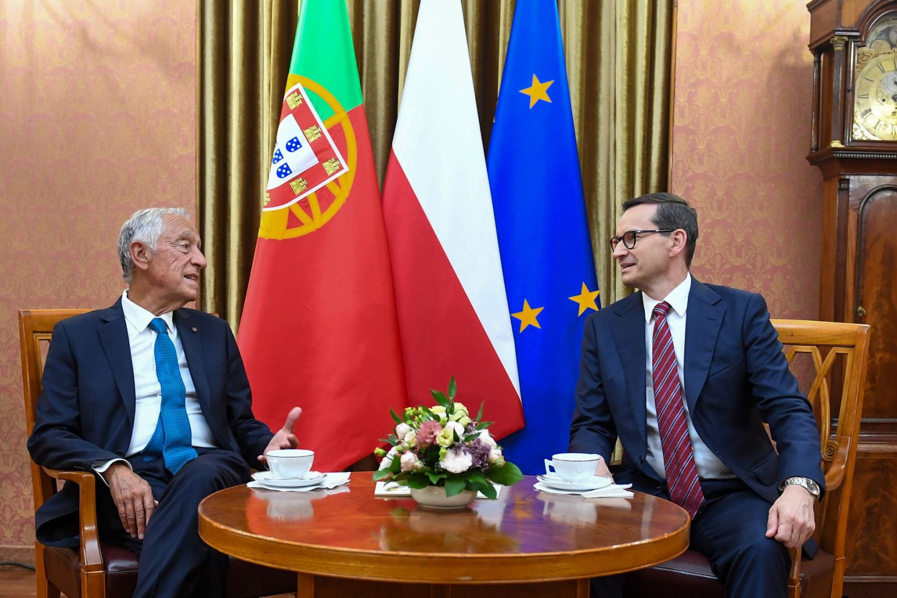 Wewnętrzny Spór w PiS: Morawiecki Pomija Spotkanie Komitetu Politycznego