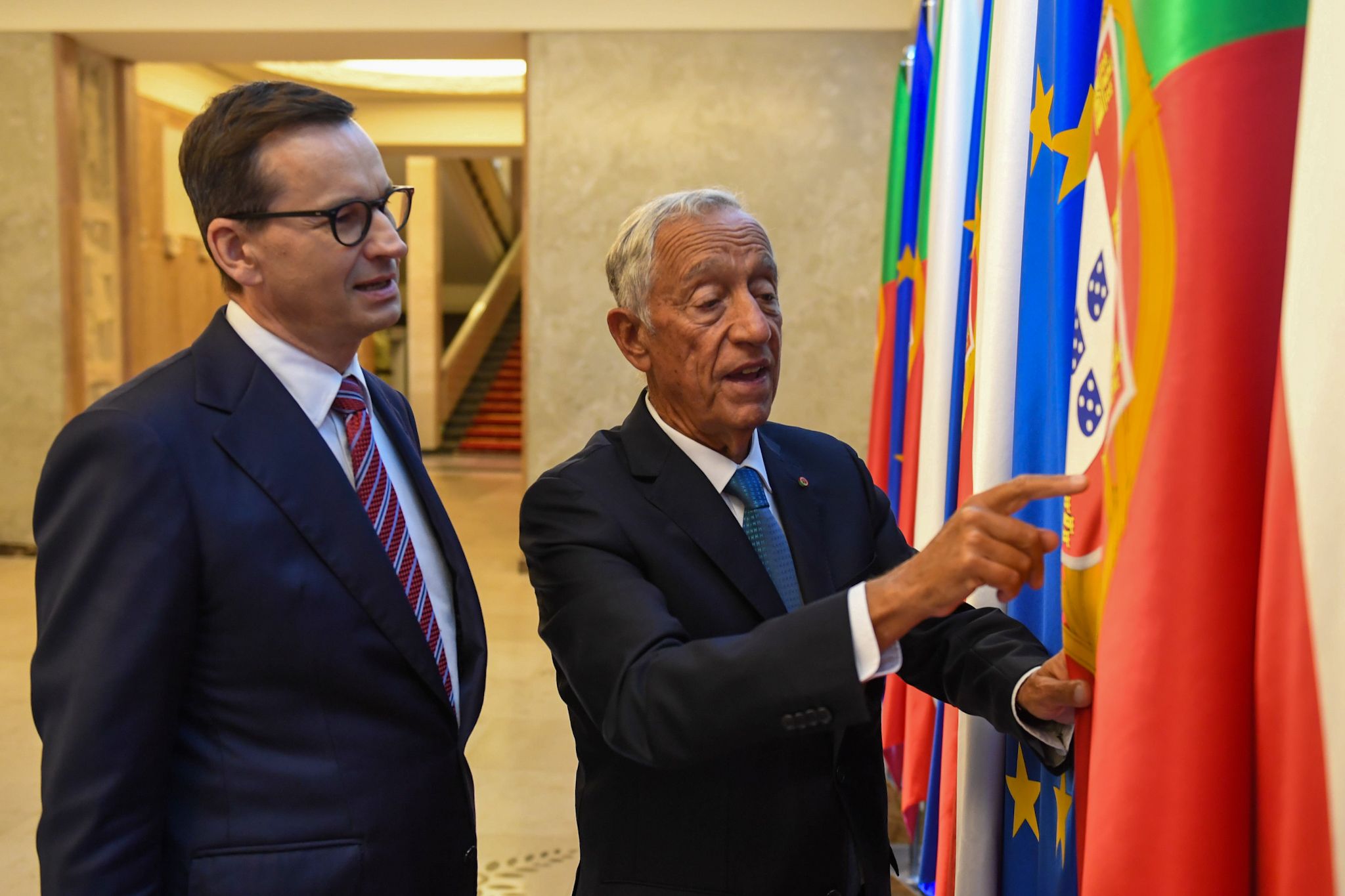 Analiza sondażu: Czy nowa partia Mateusza Morawieckiego ma szanse w 2027 roku?