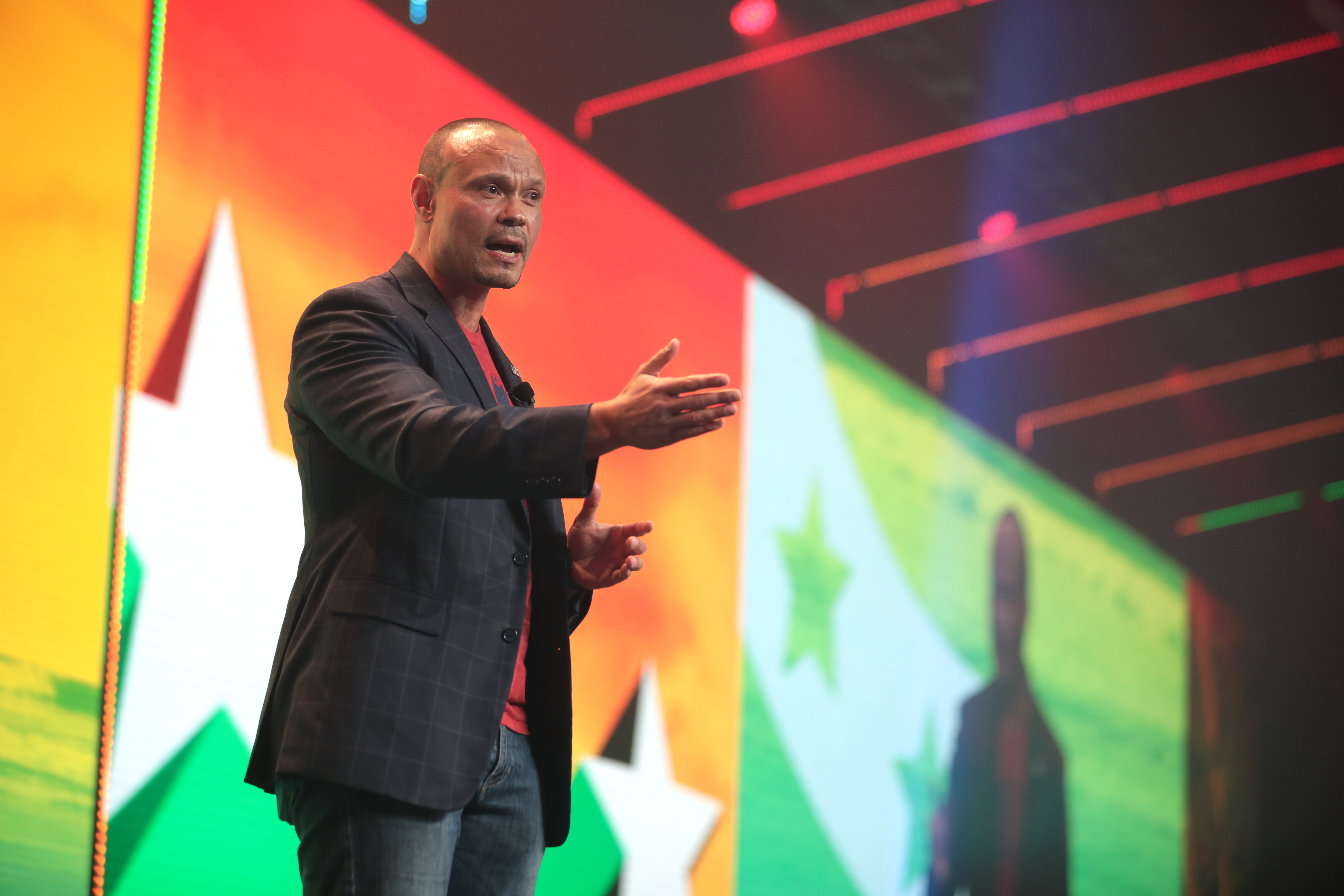 Rezygnacja Zastępcy Dyrektora FBI: Analiza Decyzji Dana Bongino