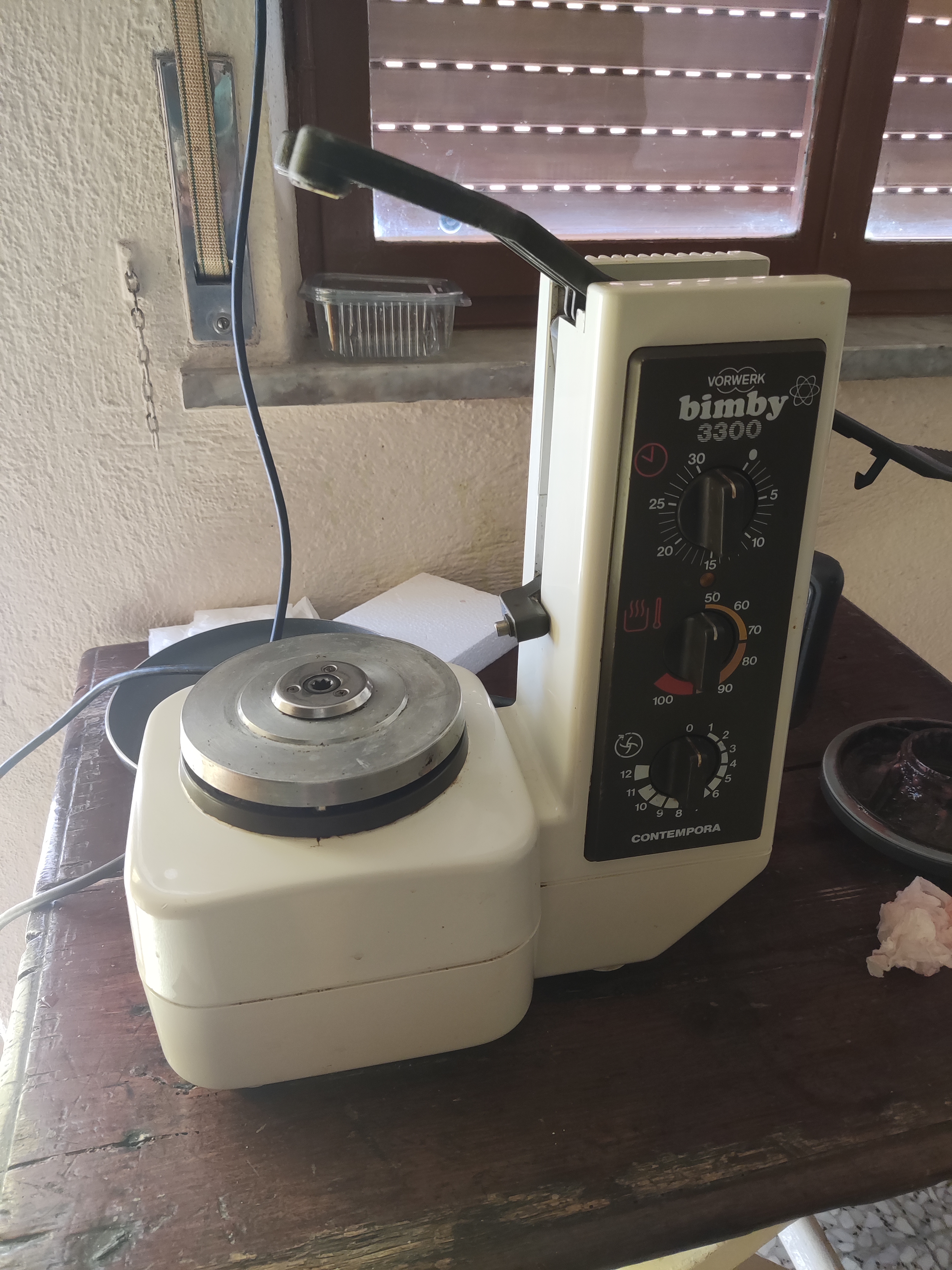 Thermomix pod lupą: Czy popularne urządzenie kuchenne zagraża Twojemu zdrowiu?