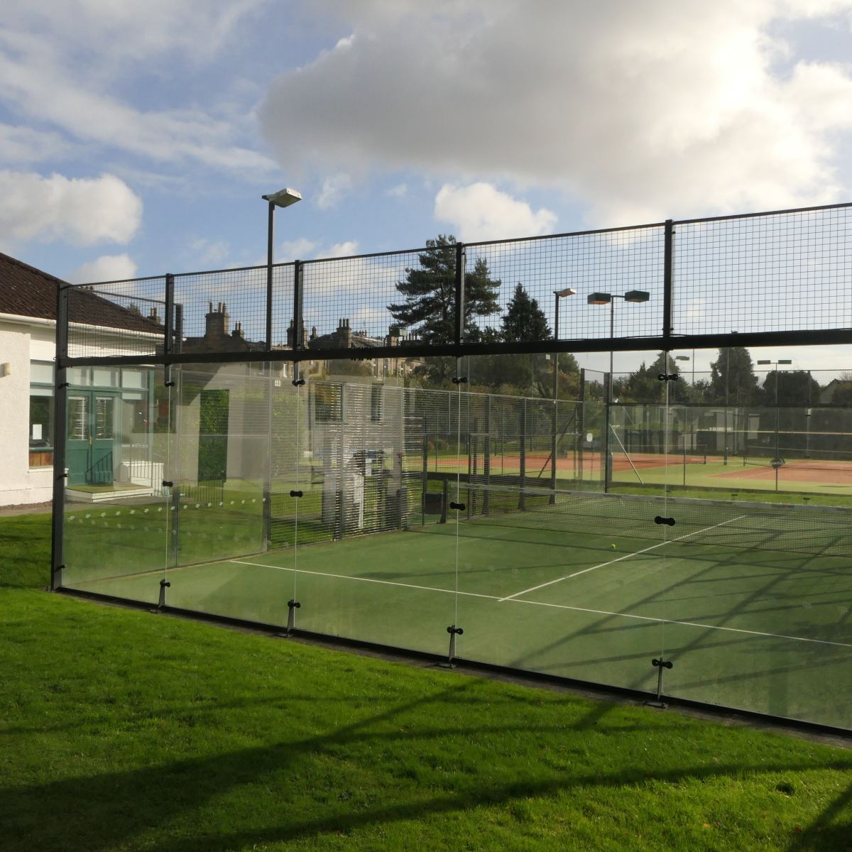 PadelCity w Polsce: Ten sport szturmem podbija kraj!