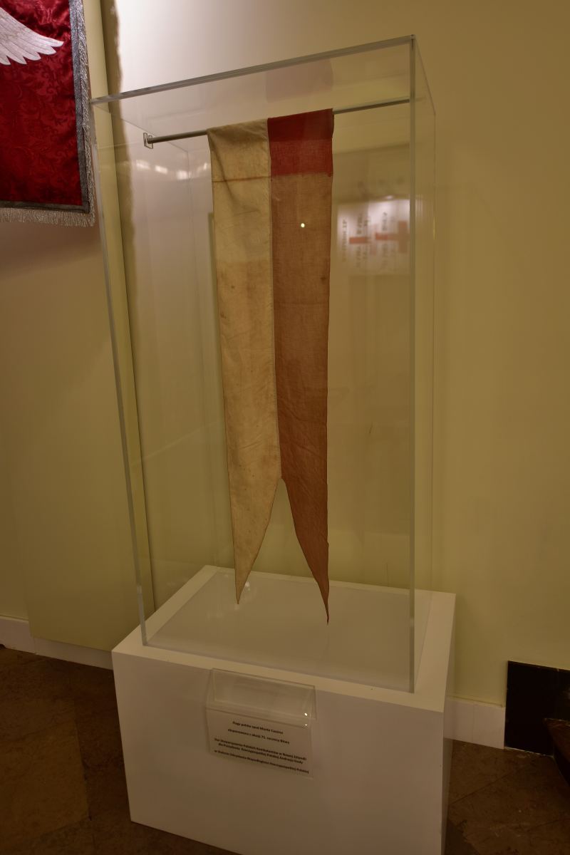 Pałac Prezydencki bez Okrągłego Stołu: Sondaż ujawnia podziały w społeczeństwie