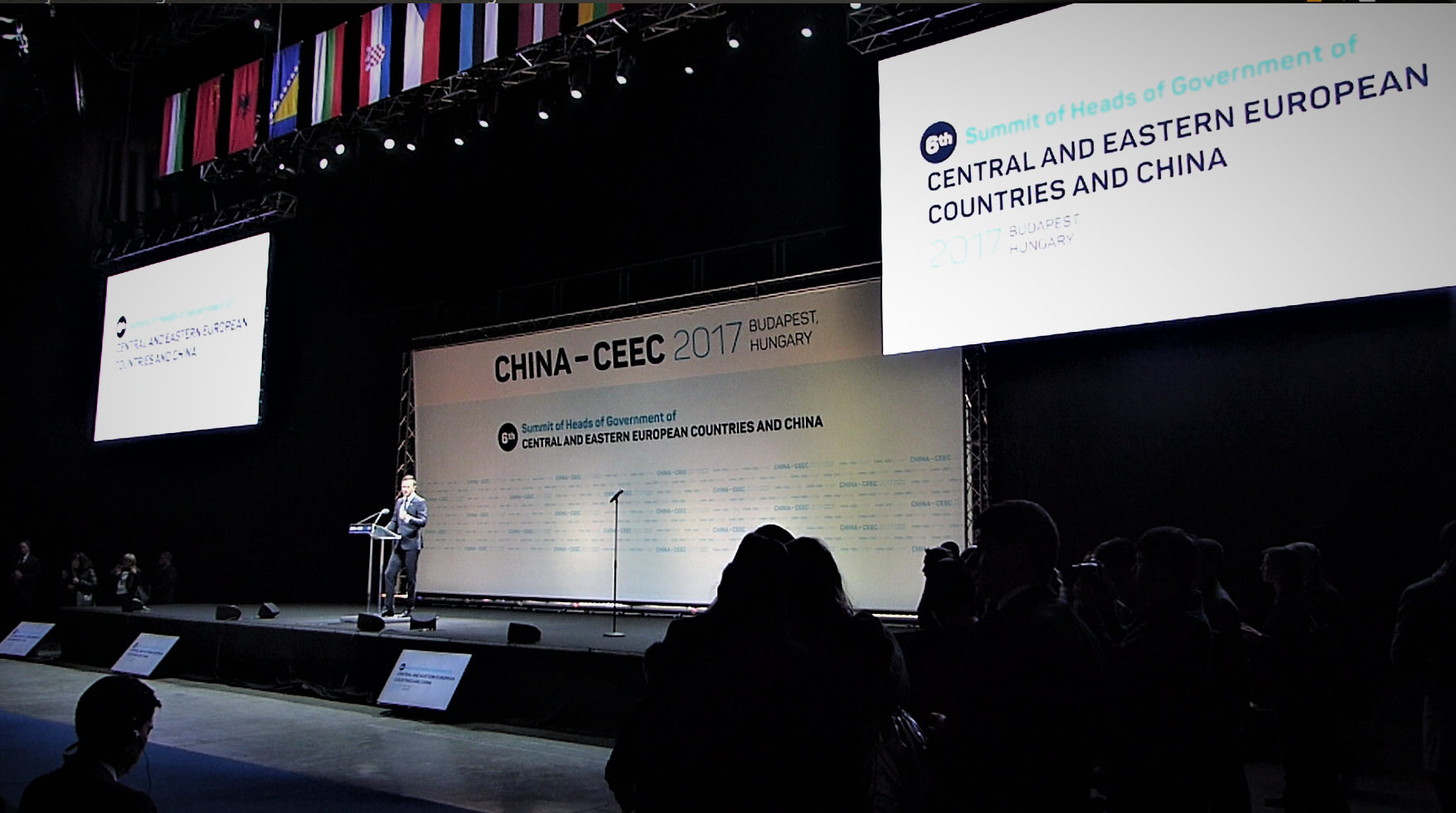 Węgierski szef dyplomacji oskarża UE o eskalację napięć w Europie