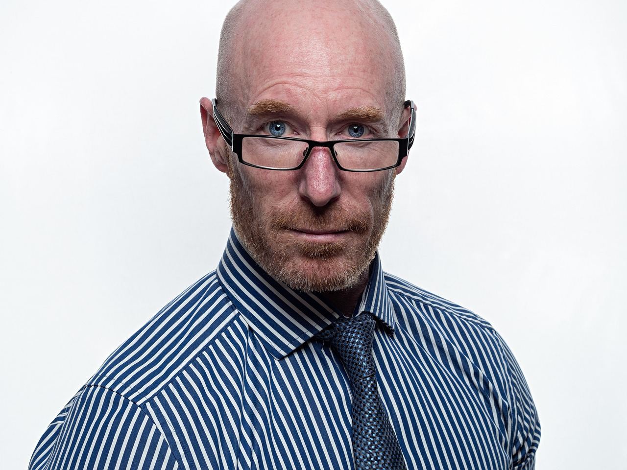 Jak Neutralne Płciowo Ogłoszenia o Pracy Wpływają na Rynek Pracy? Analiza Zmian od 24 Grudnia 2025