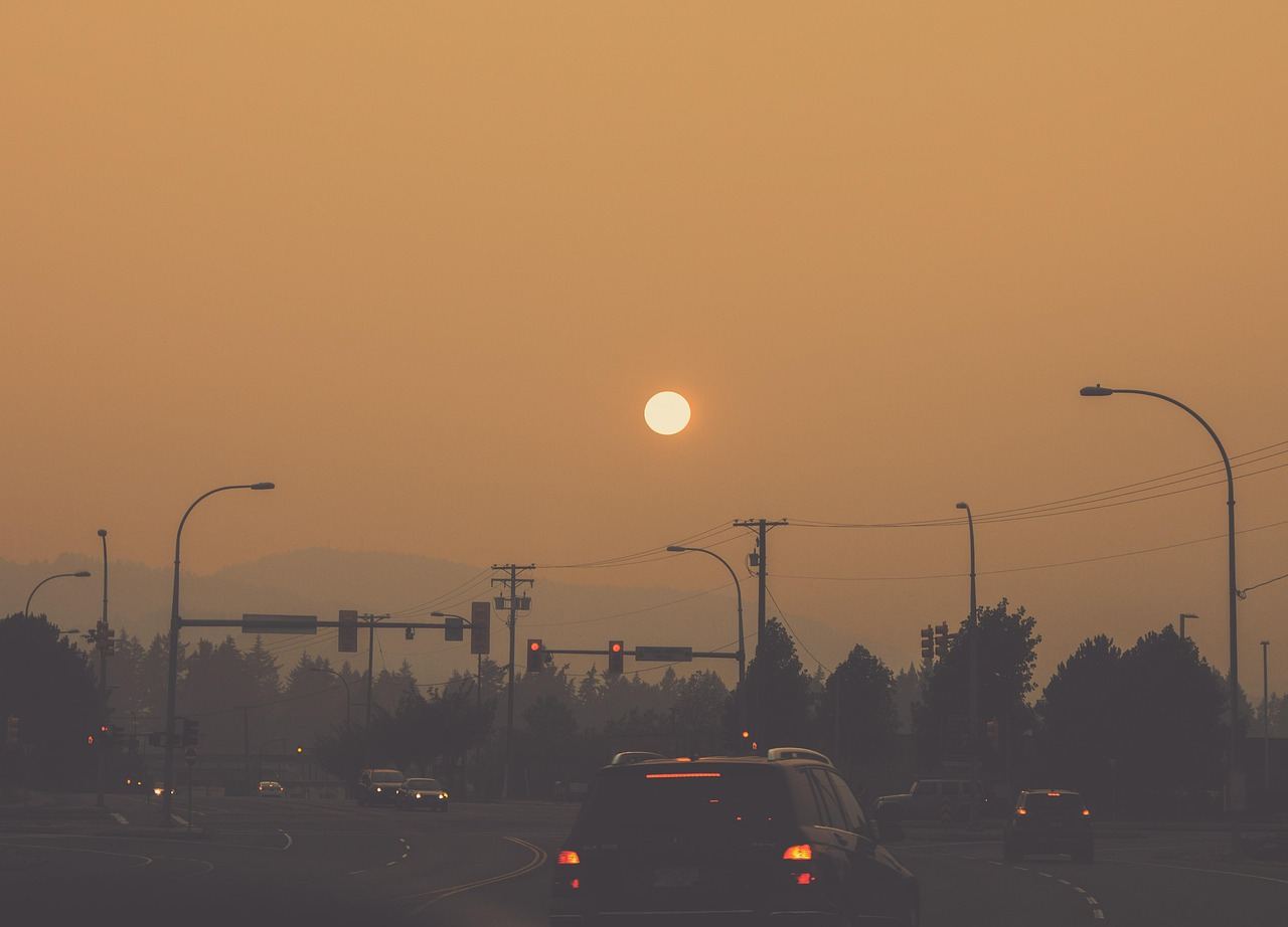 Autostrada A4 zablokowana – poważny pożar samochodu utrudnia ruch w kierunku Krakowa