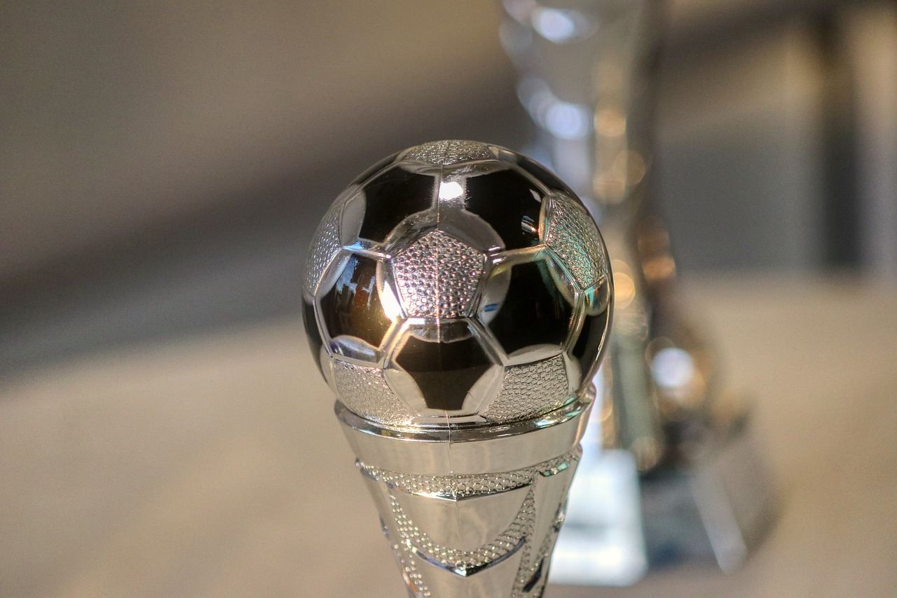 Sensacja w Rzymie! Como 1907 Demoluje Lazio 3:0 – Analiza Meczowa