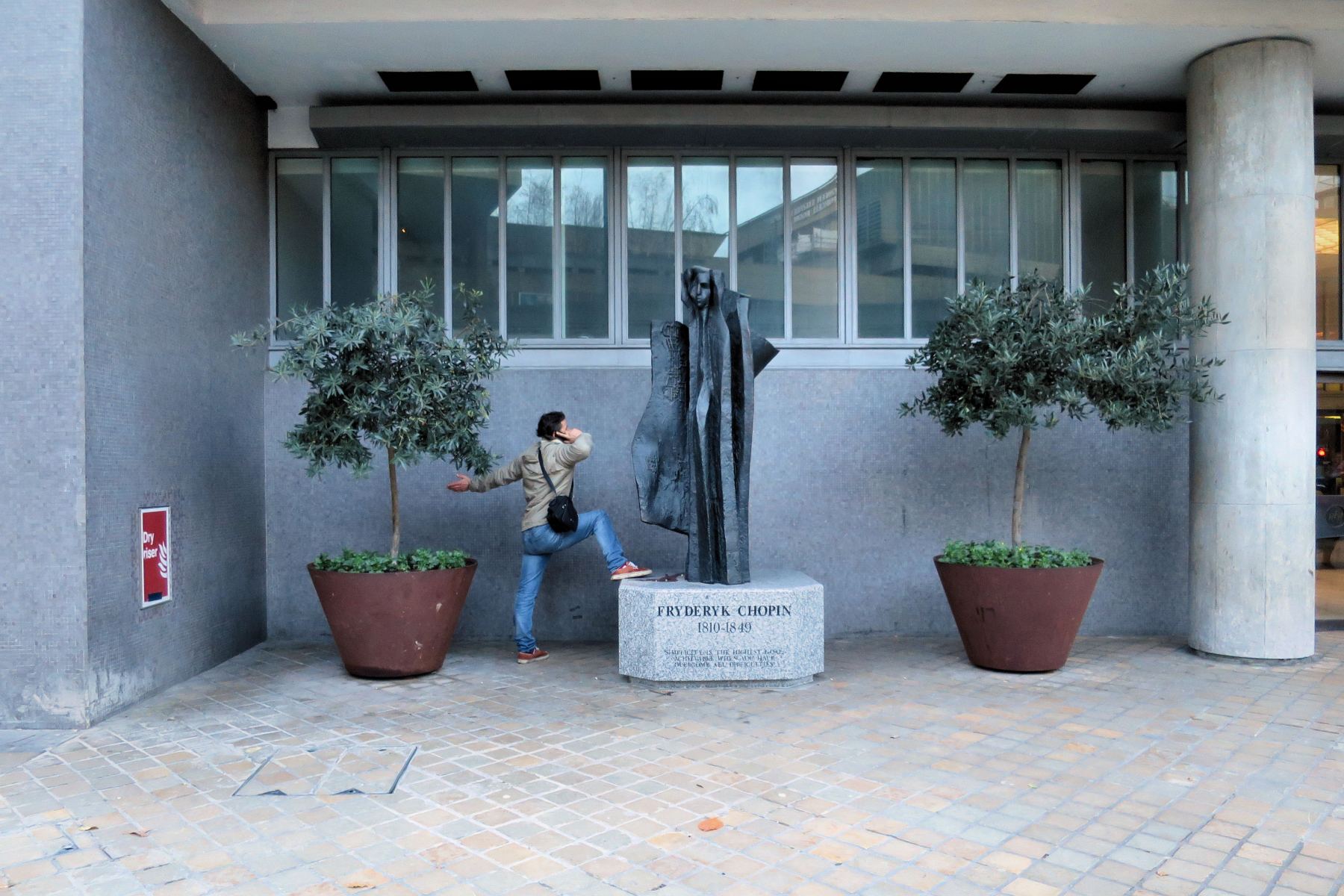 Sylwestrowy skandal w Krakowie: Bilety sprzedane, krzeseł brak!