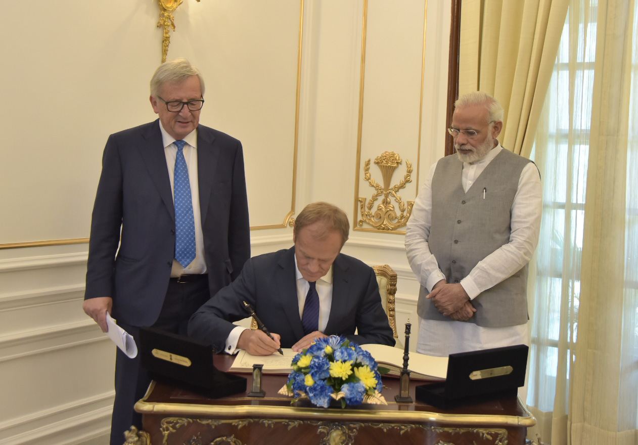 Donald Tusk w Paryżu: Kluczowe Rozmowy o Przyszłości Ukrainy