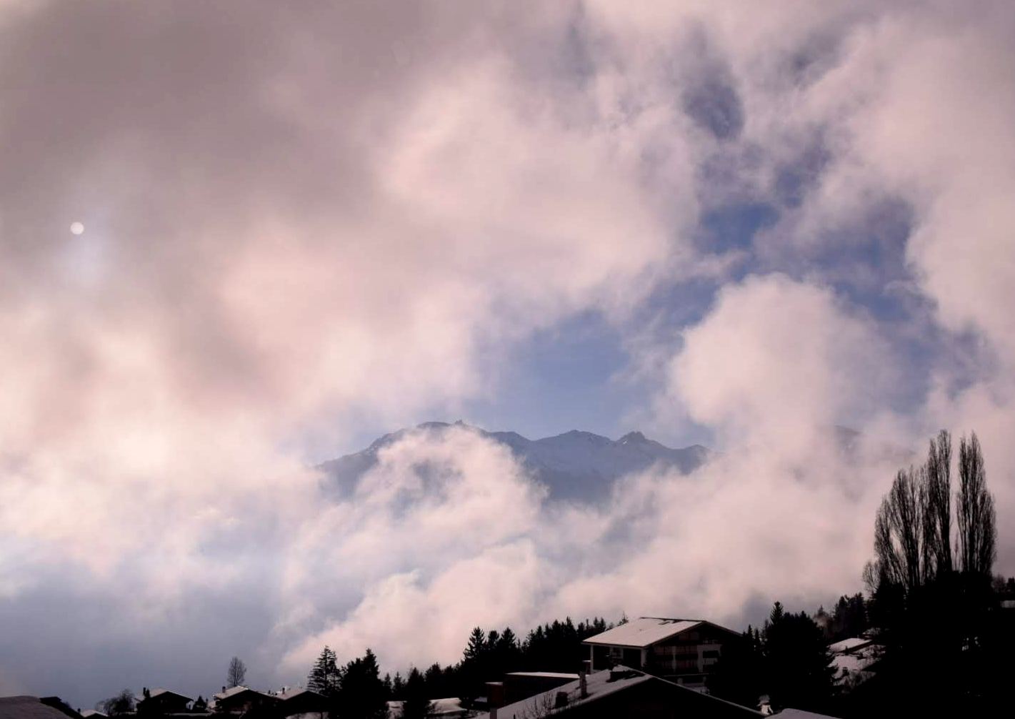 Tragiczny pożar w Crans-Montanie: Właściciel baru aresztowany po sylwestrowej tragedii