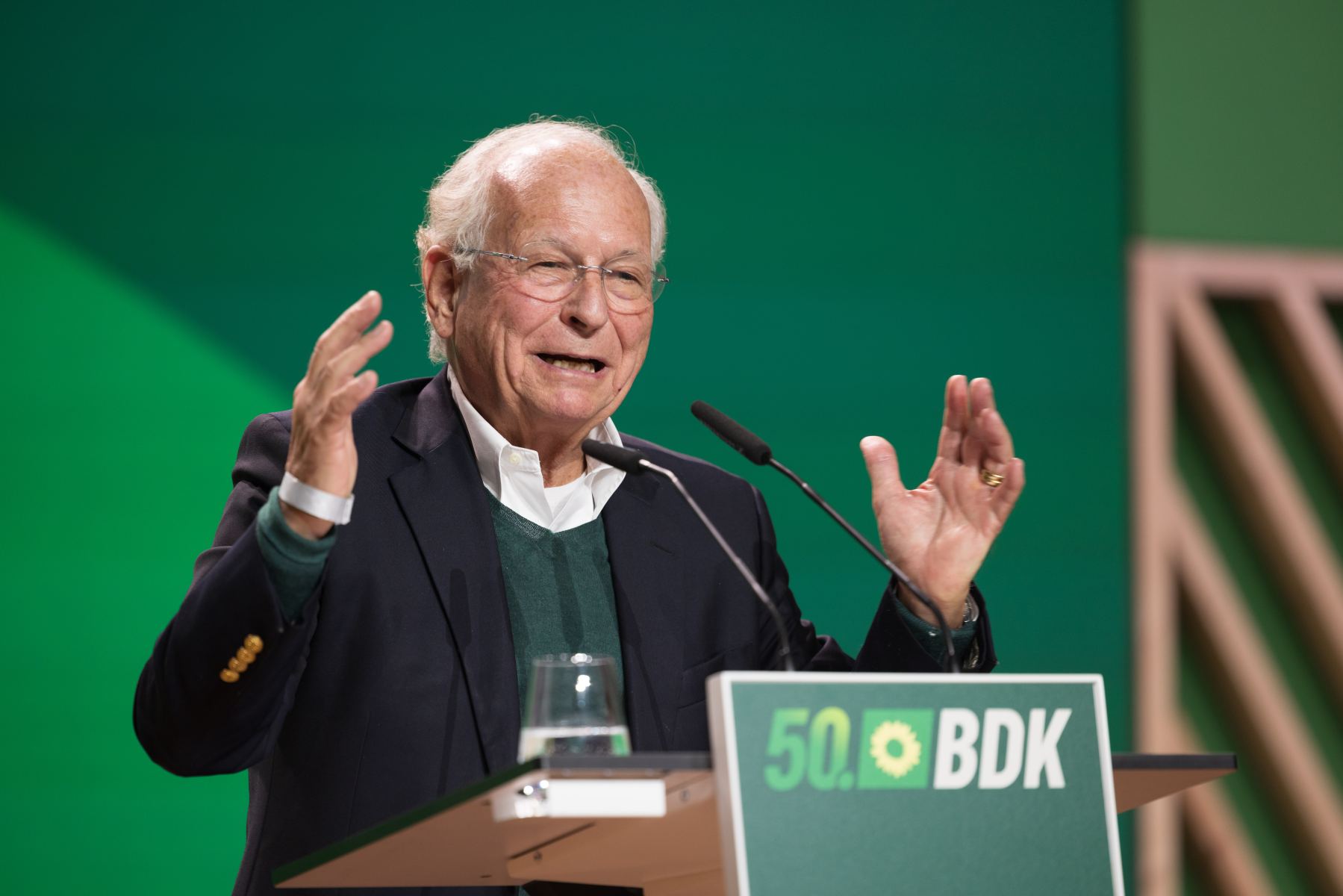 Niemiecki prawnik proponuje sprzęt wojskowy Polsce w zamian za renegocjację reparacji