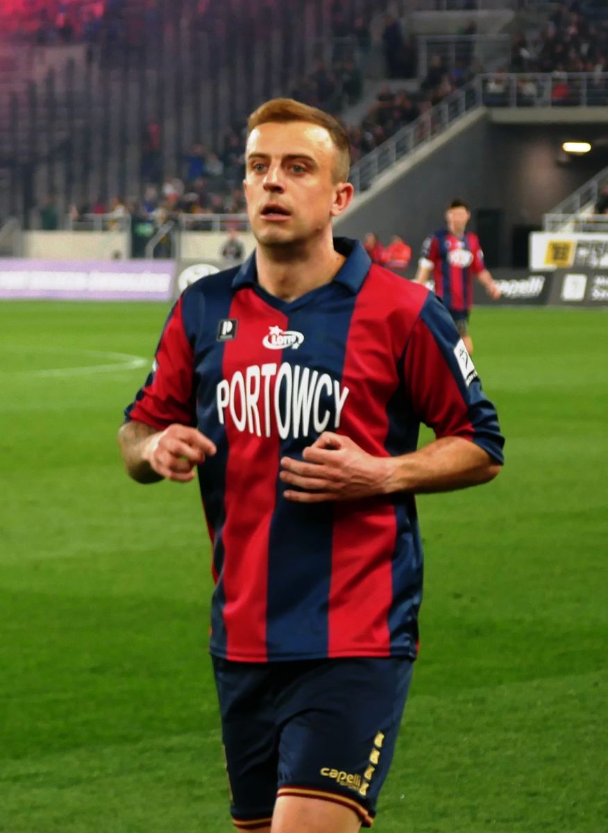 Kamil Grosicki Został w Pogoni Szczecin! Nowy Kontrakt do 2027 Roku