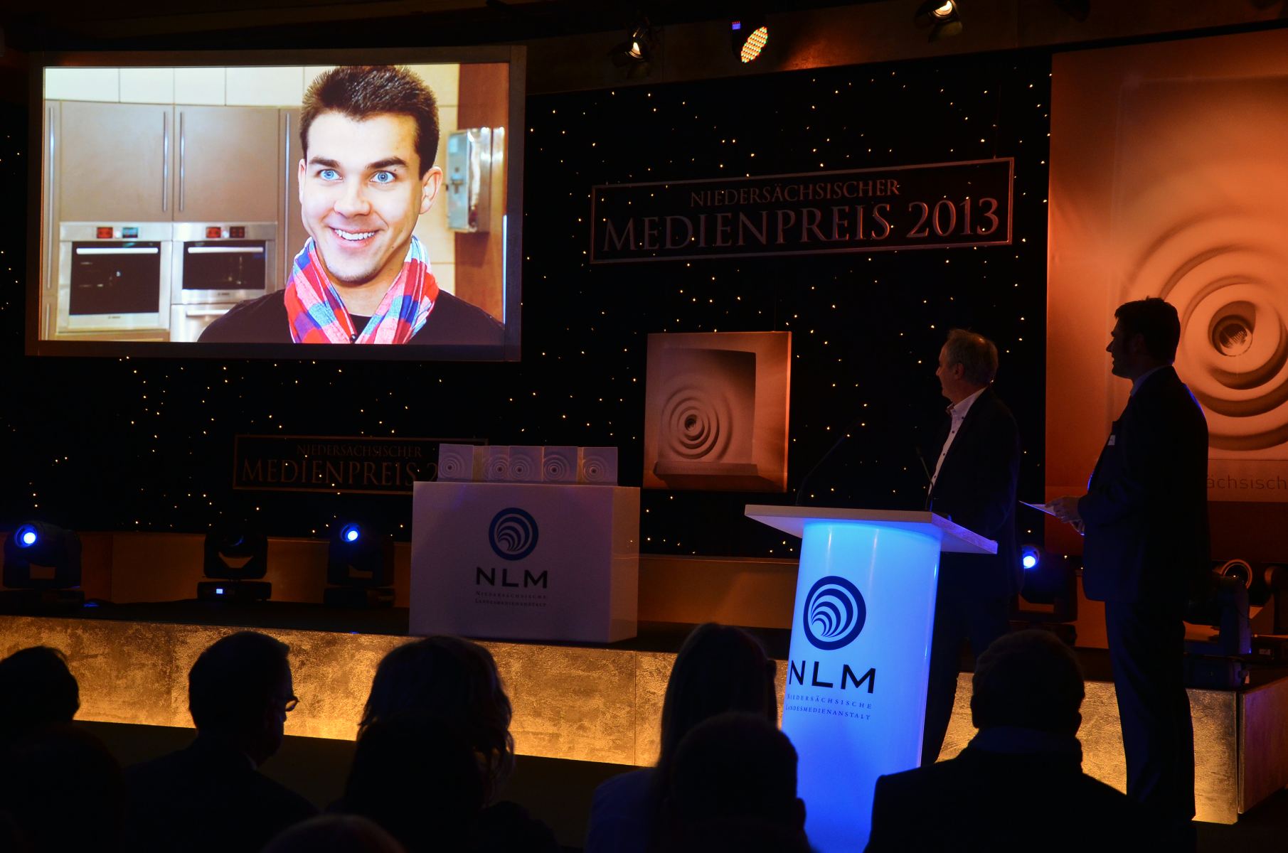 Rozpoznawanie kłamcy: Sygnały, które możesz zauważyć bez słowa